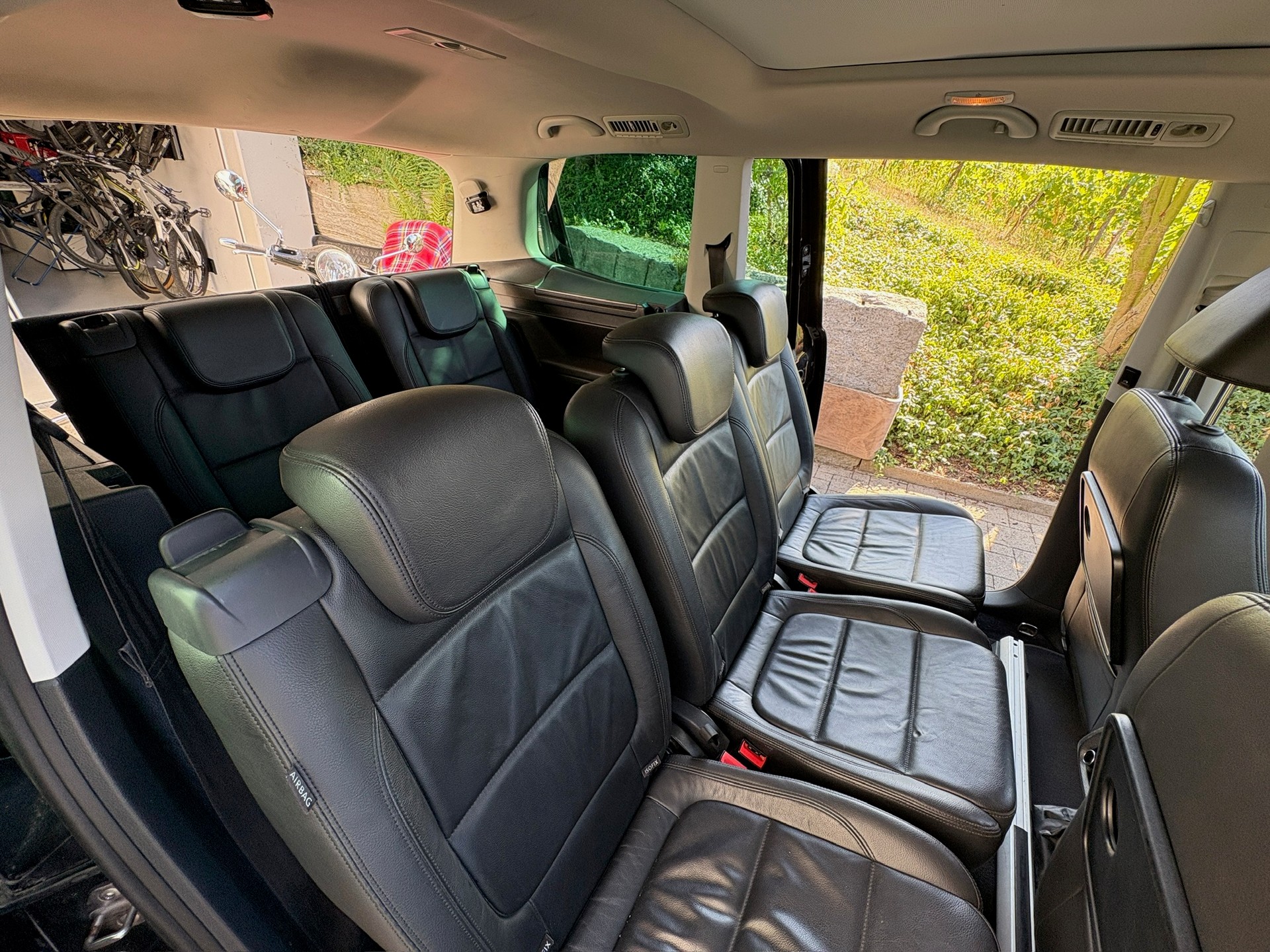 VW Highline Bluemotion Technology 7 Sitze-image-3