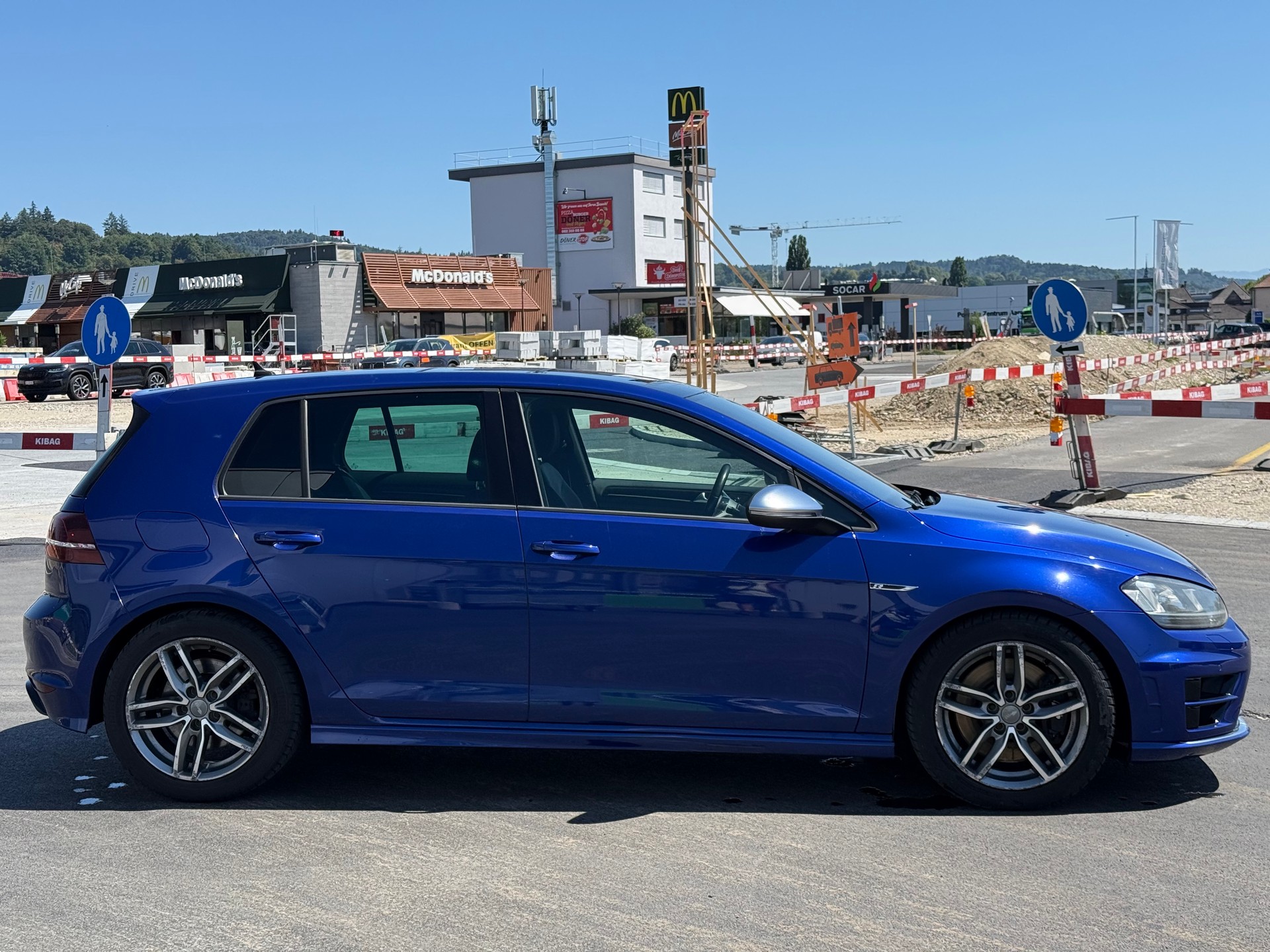 VW Golf 2.0 TSI R 4Motion-image-6