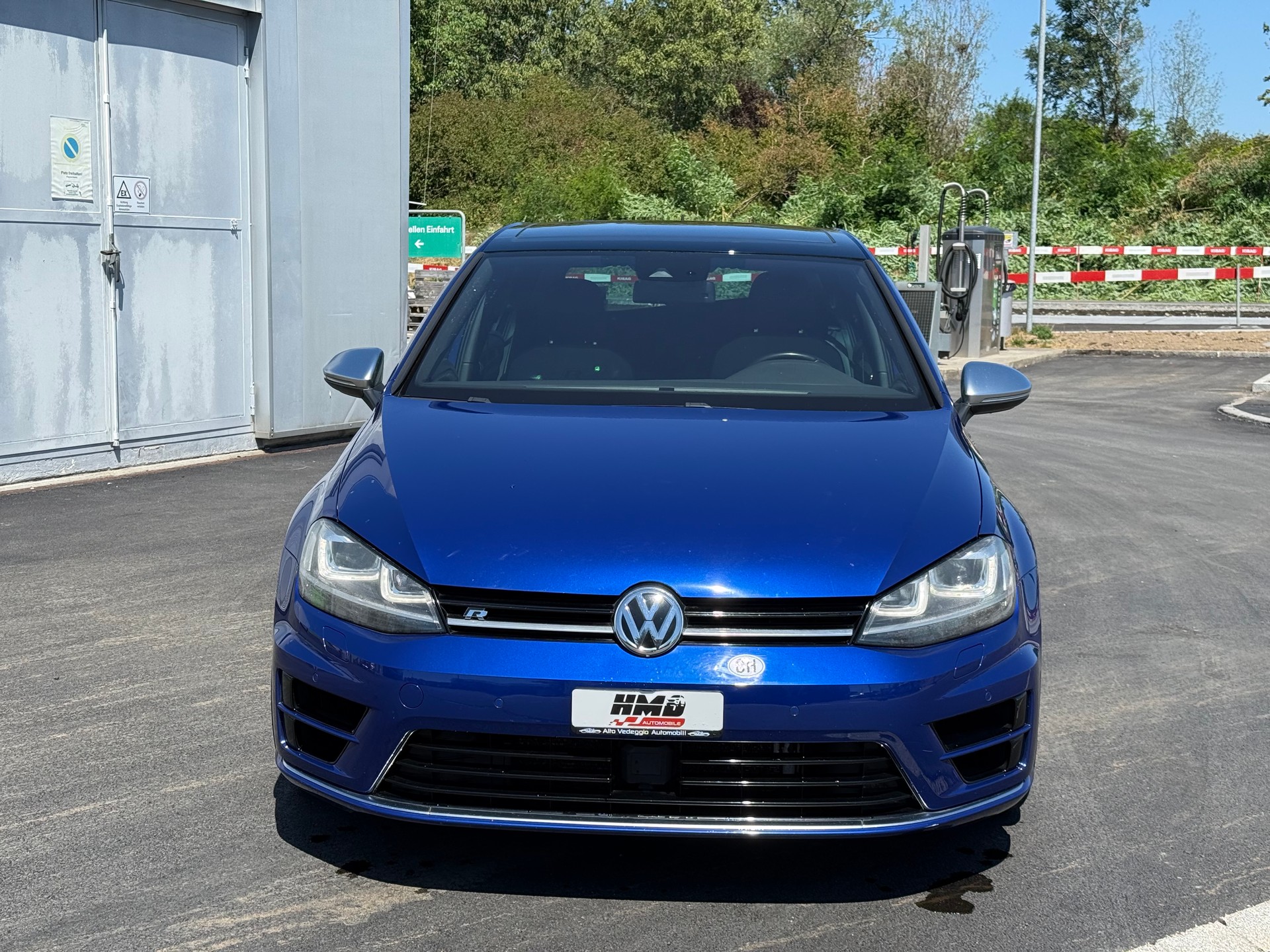 VW Golf 2.0 TSI R 4Motion-image-1