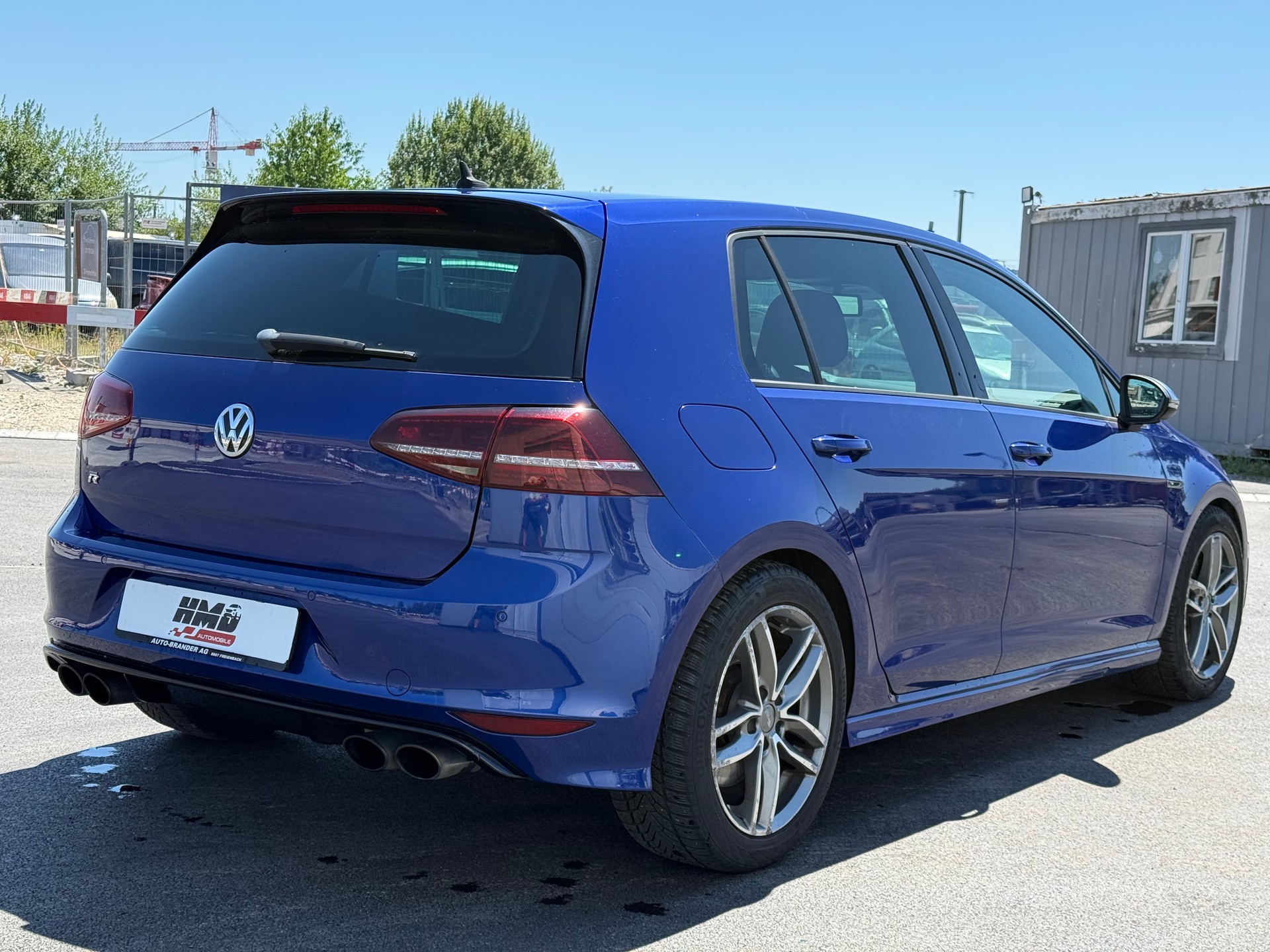 VW Golf 2.0 TSI R 4Motion-image-5