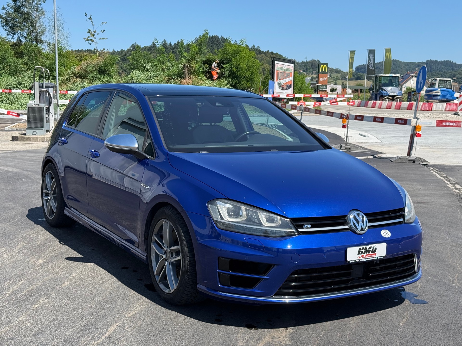 VW Golf 2.0 TSI R 4Motion-image-7