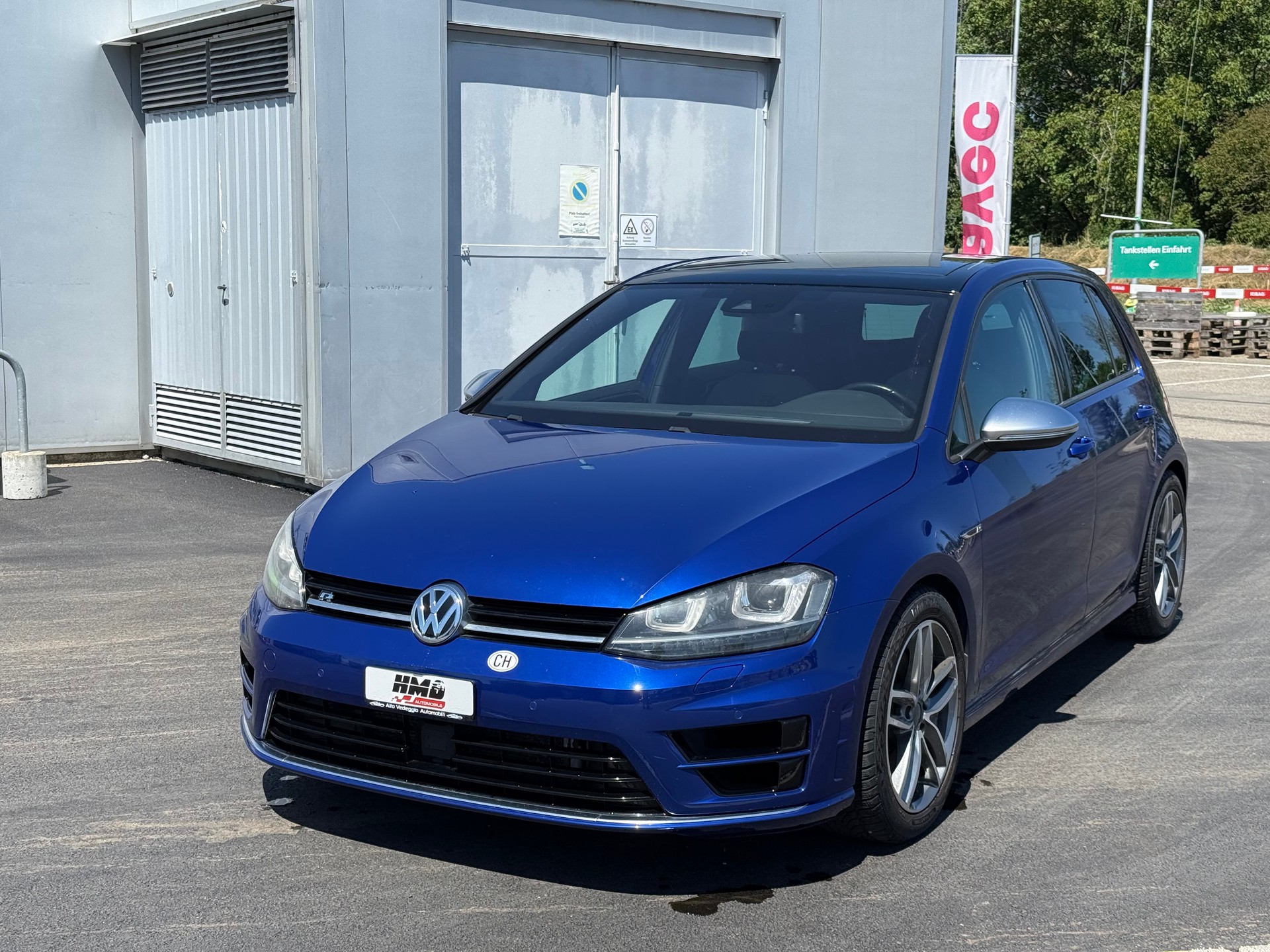 VW Golf 2.0 TSI R 4Motion-image-0