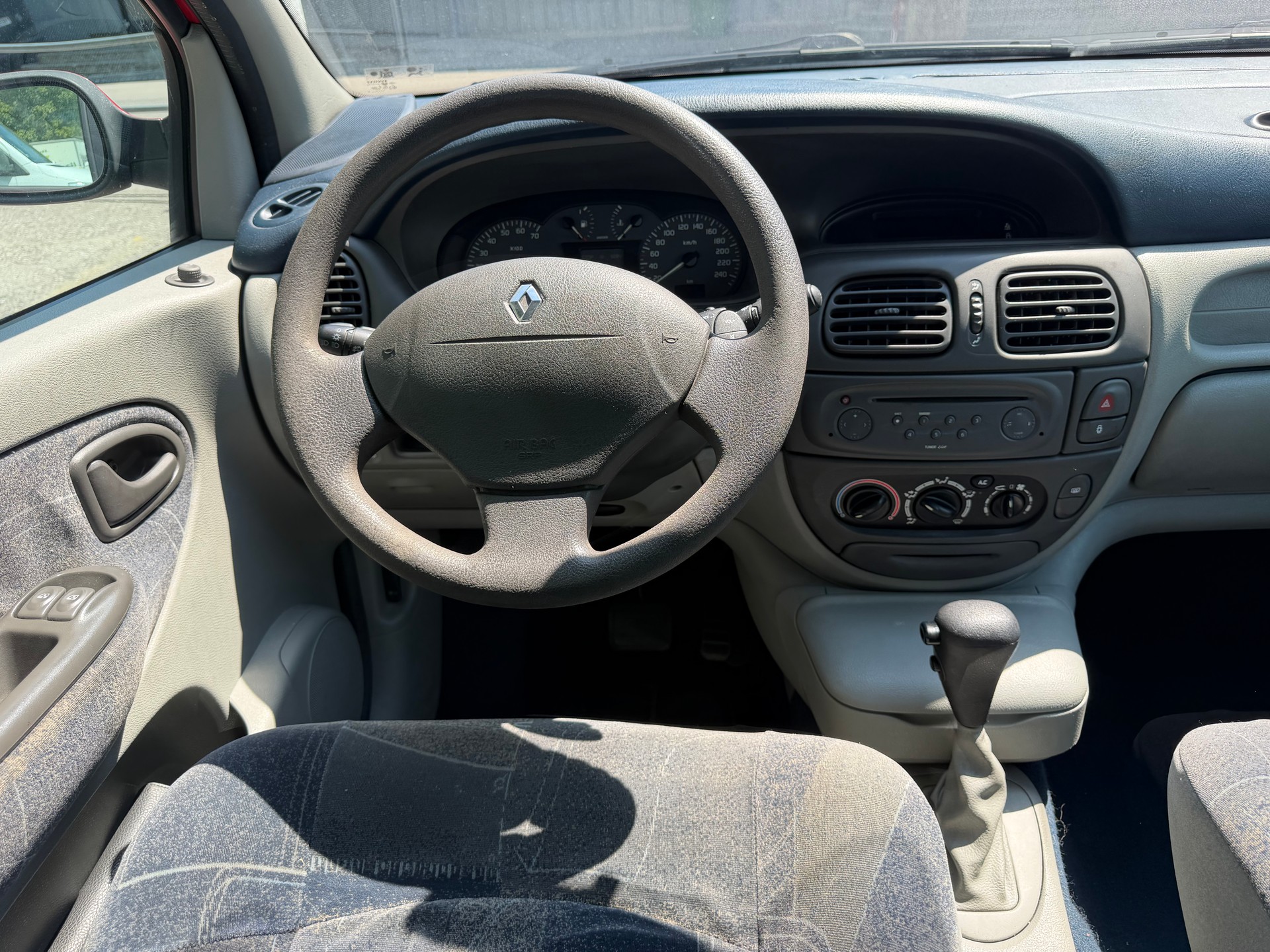 RENAULT Scénic 1.6 16V Alizé ** Klimaanlage ** 04x Airbag ** Schiebedach ** AHK 1200Kg ** Letzte MFK 22.04.2025-image-3