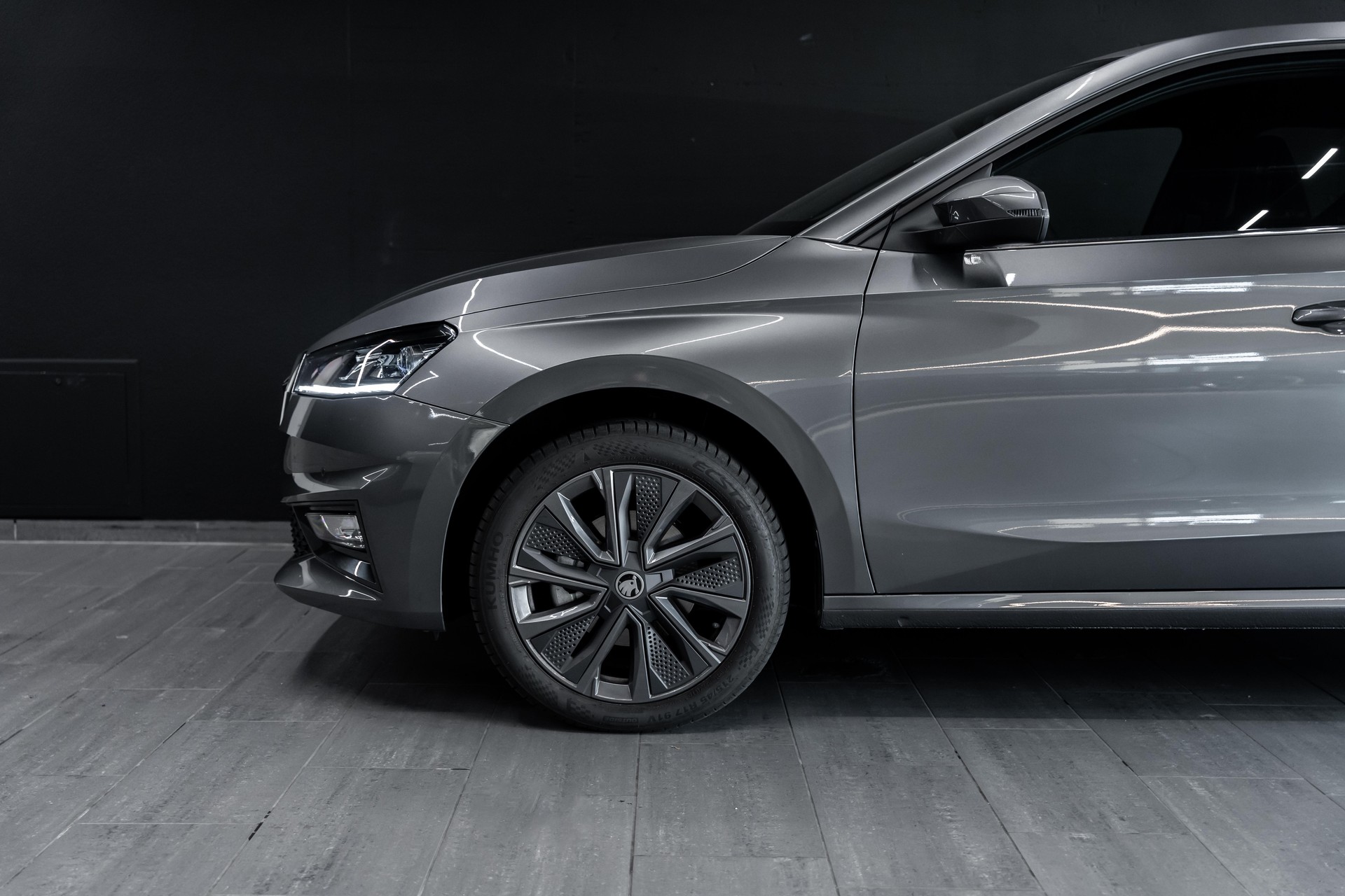 SKODA Fabia 1.0 TSI Dynamic DSG / Werksgarantie / Gratis Service uvm..-image-4