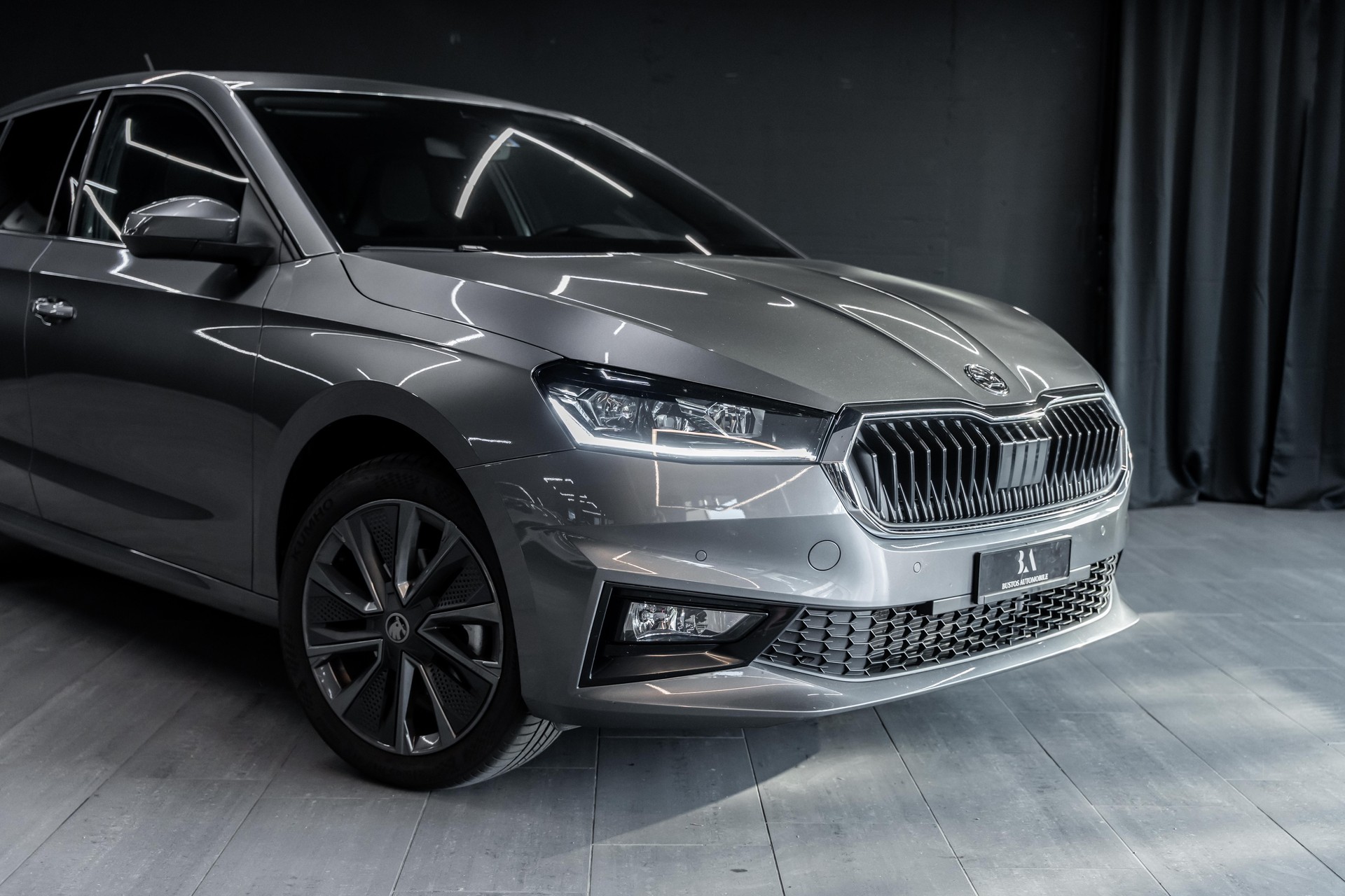 SKODA Fabia 1.0 TSI Dynamic DSG / Werksgarantie / Gratis Service uvm..-image-1
