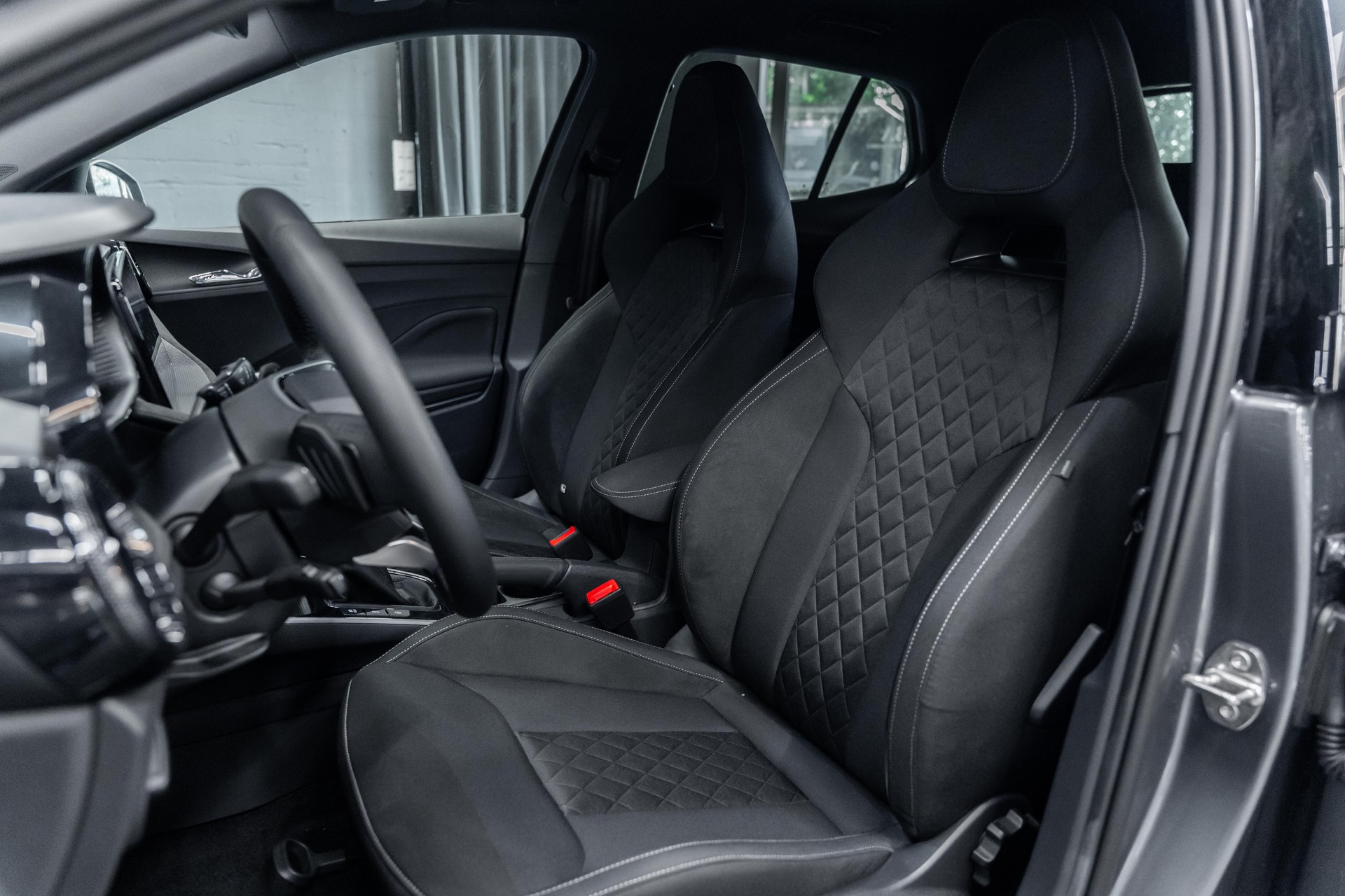 SKODA Fabia 1.0 TSI Dynamic DSG / Werksgarantie / Gratis Service uvm..-image-11
