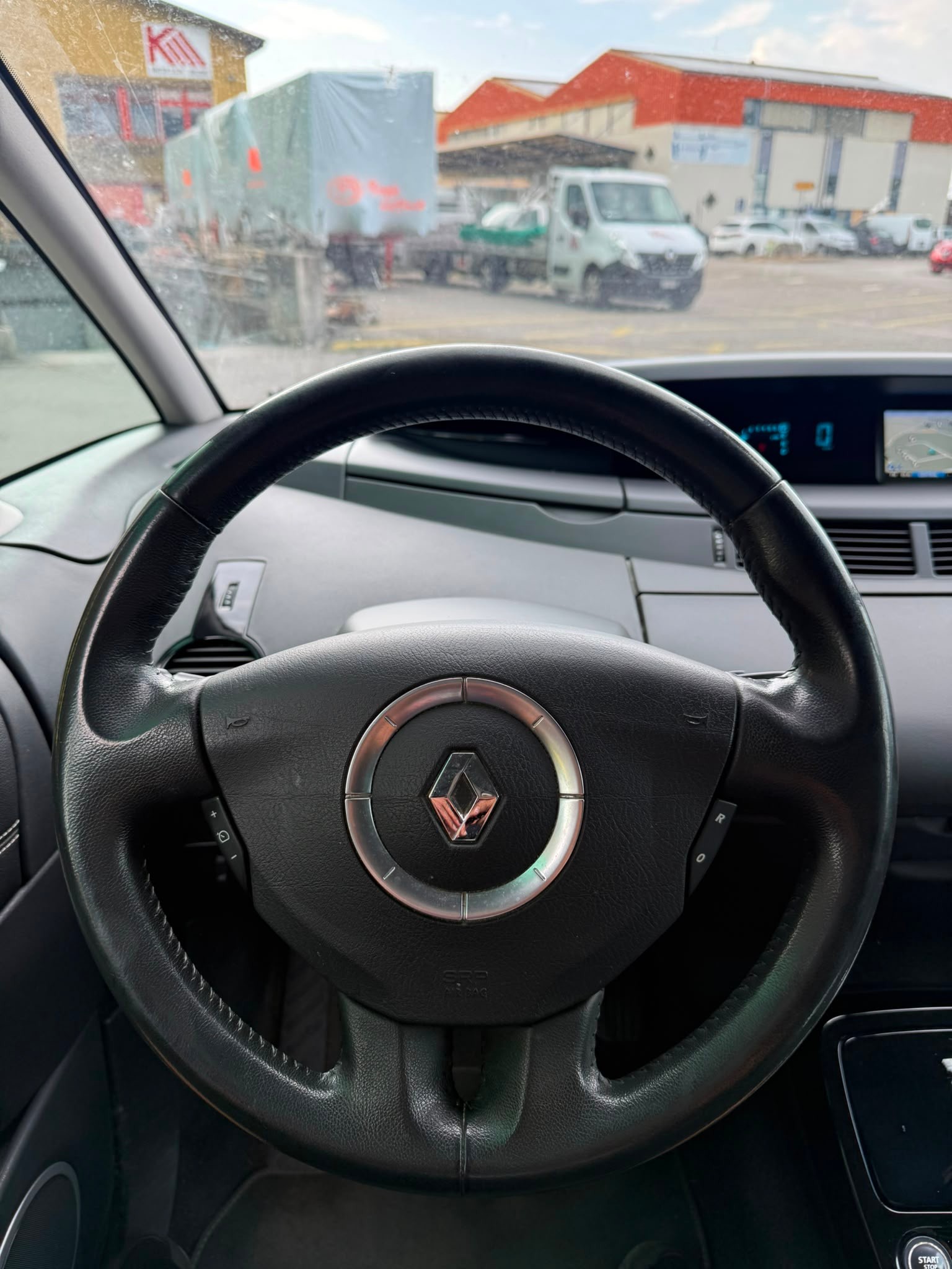 RENAULT Grand Espace 2.0 dCi Swiss Edition Automatic-image-11