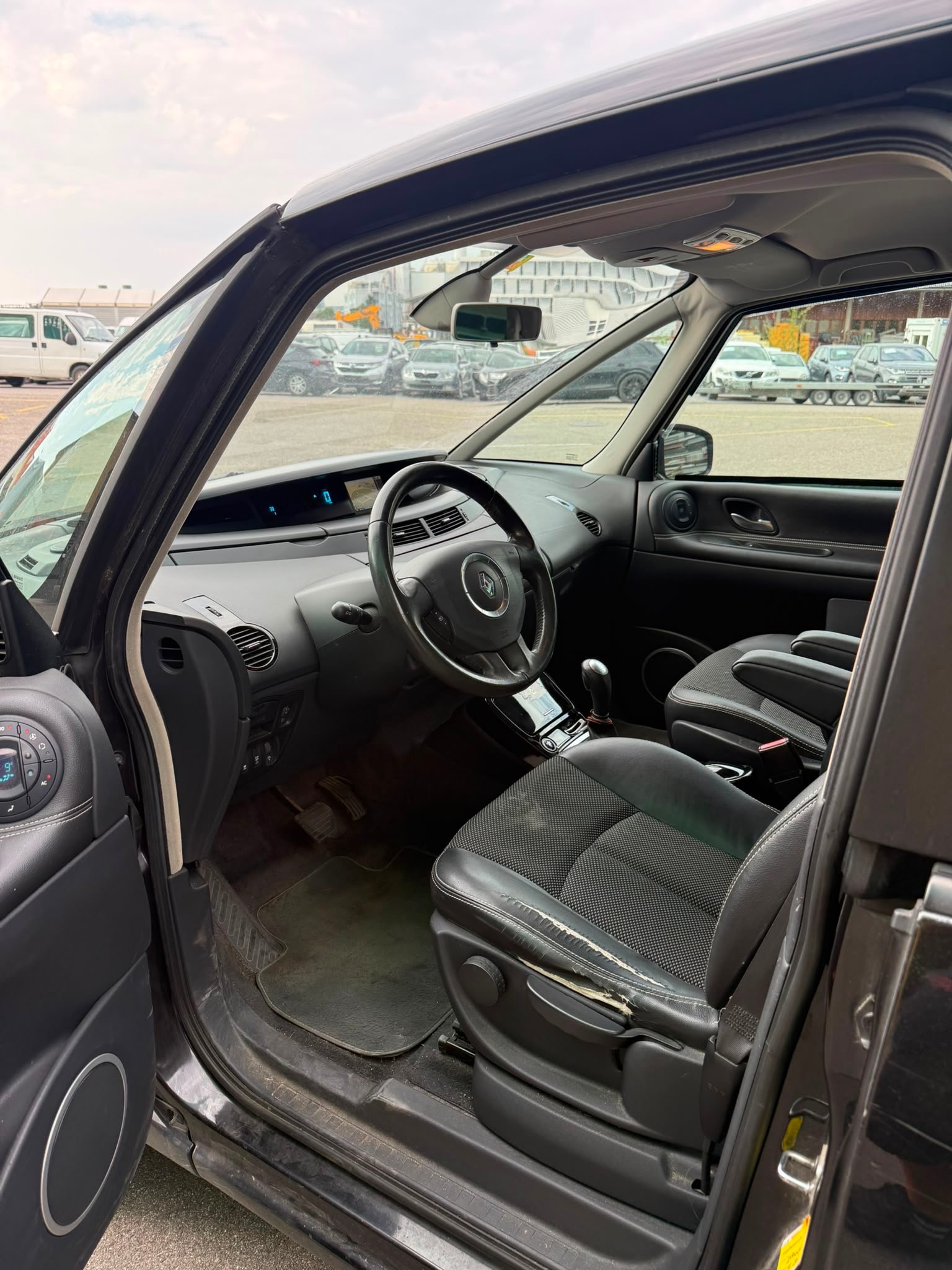 RENAULT Grand Espace 2.0 dCi Swiss Edition Automatic-image-8