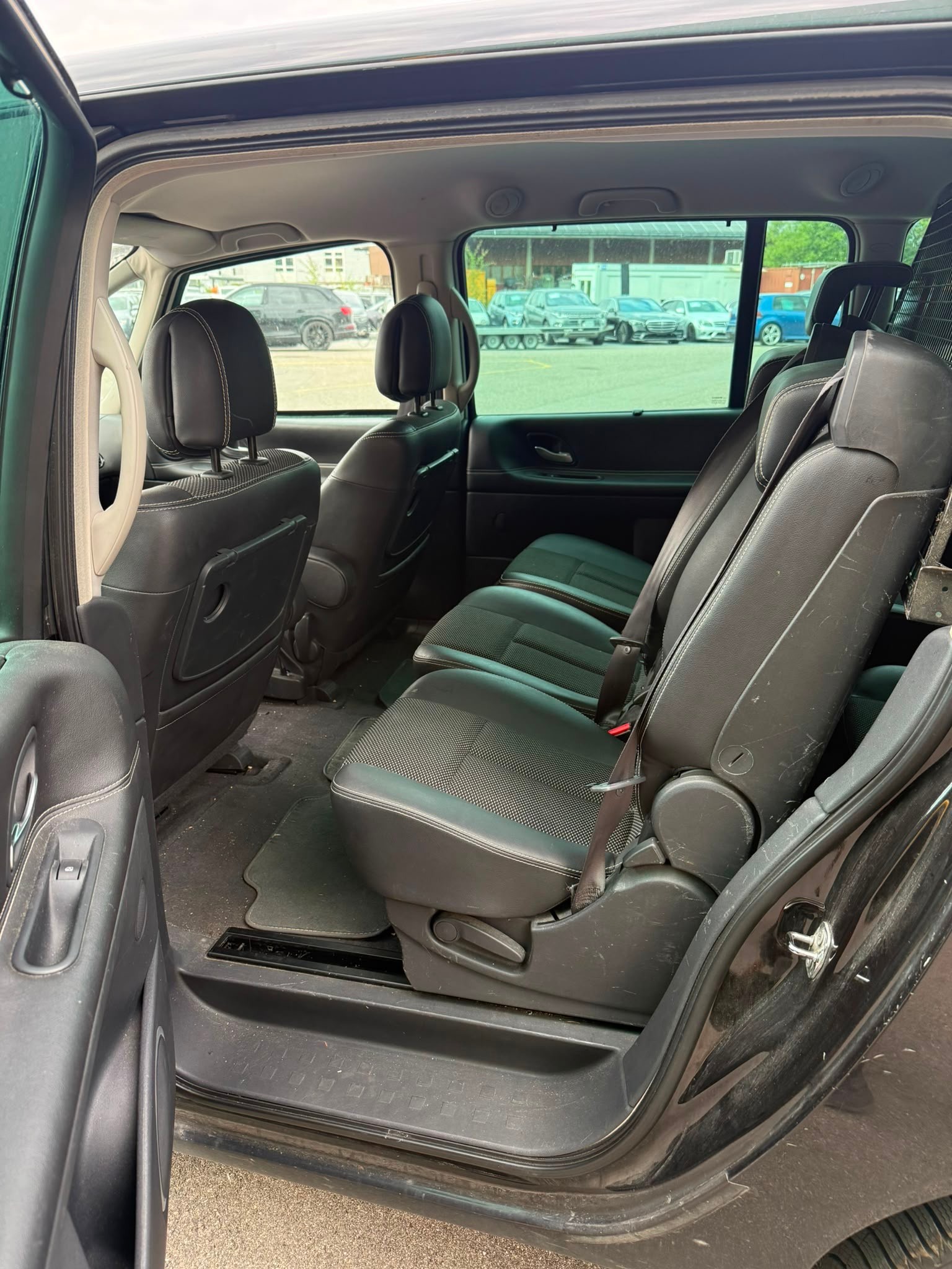 RENAULT Grand Espace 2.0 dCi Swiss Edition Automatic-image-12