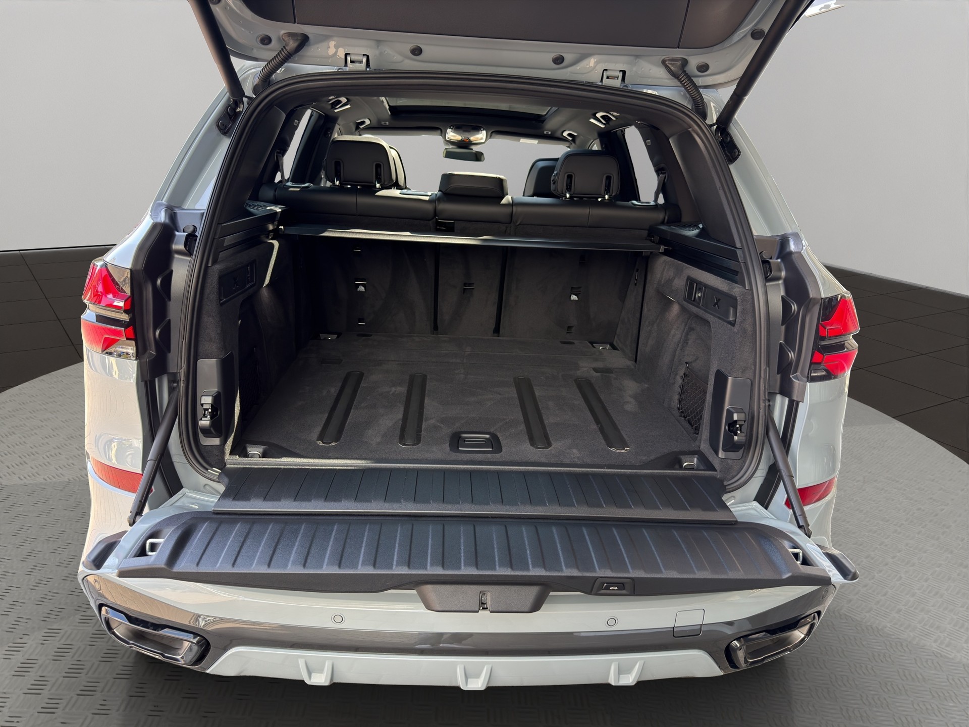 BMW X5 xDrive 48V 30d M Sport Pro Steptronic-image-18