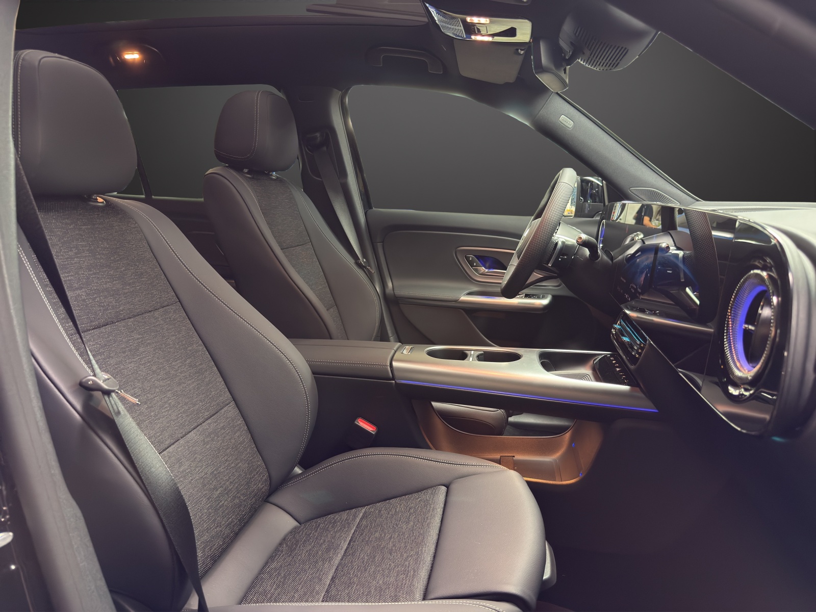 MERCEDES-BENZ GLB 220 4Matic 8G-Tronic-image-11