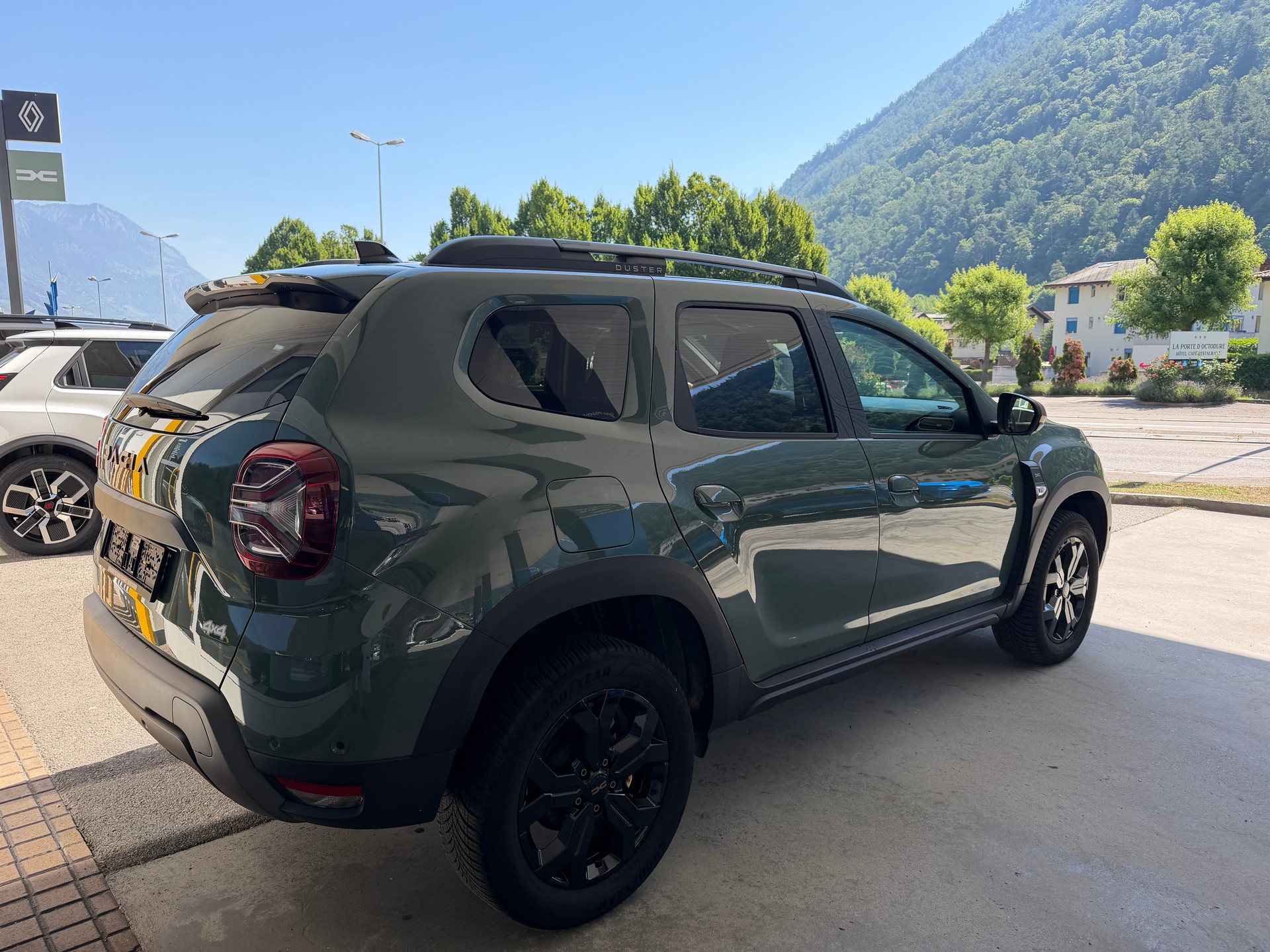 DACIA Duster TCe 150 Extreme 4x4-image-2