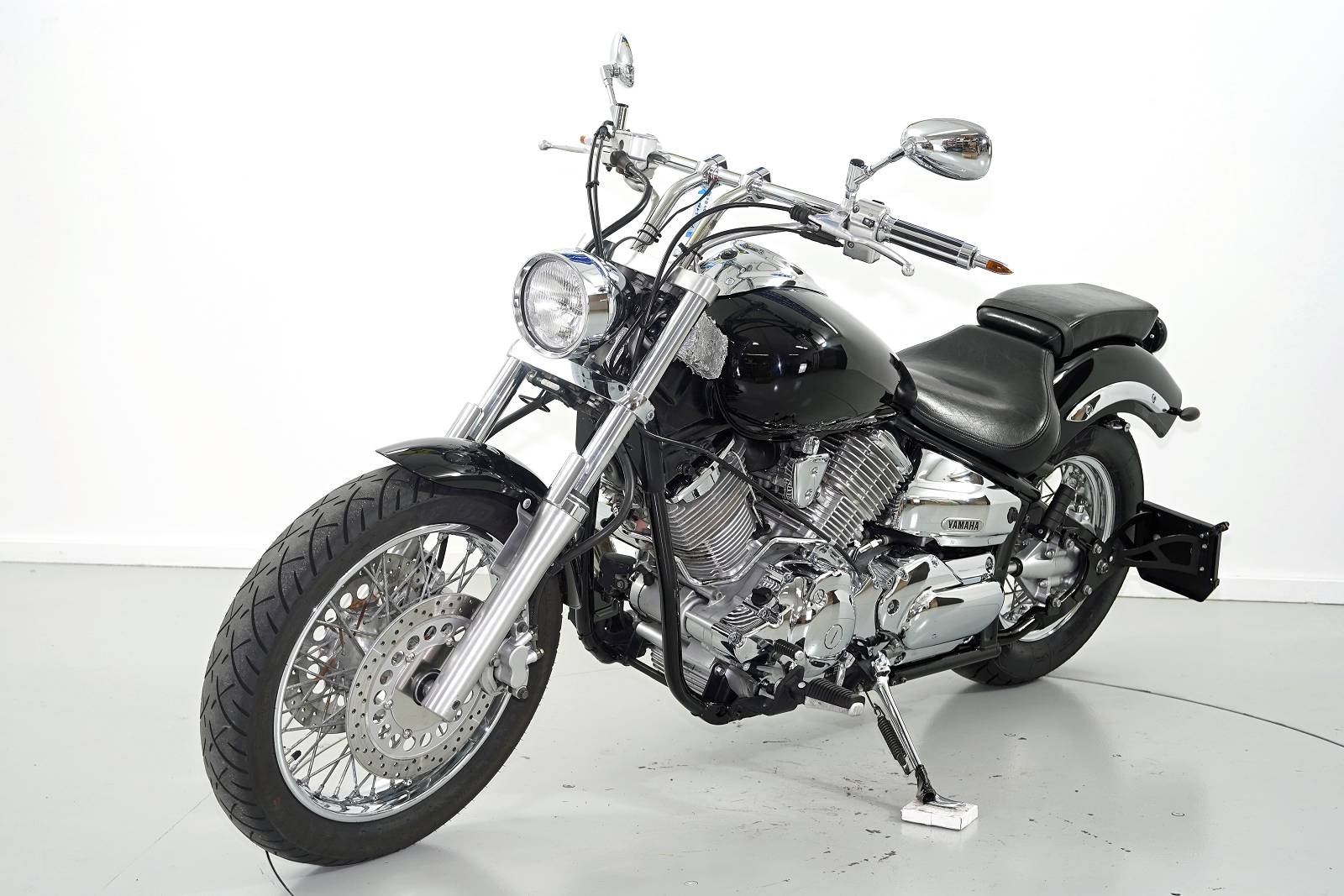 YAMAHA XVS 1100-showroom-element-2