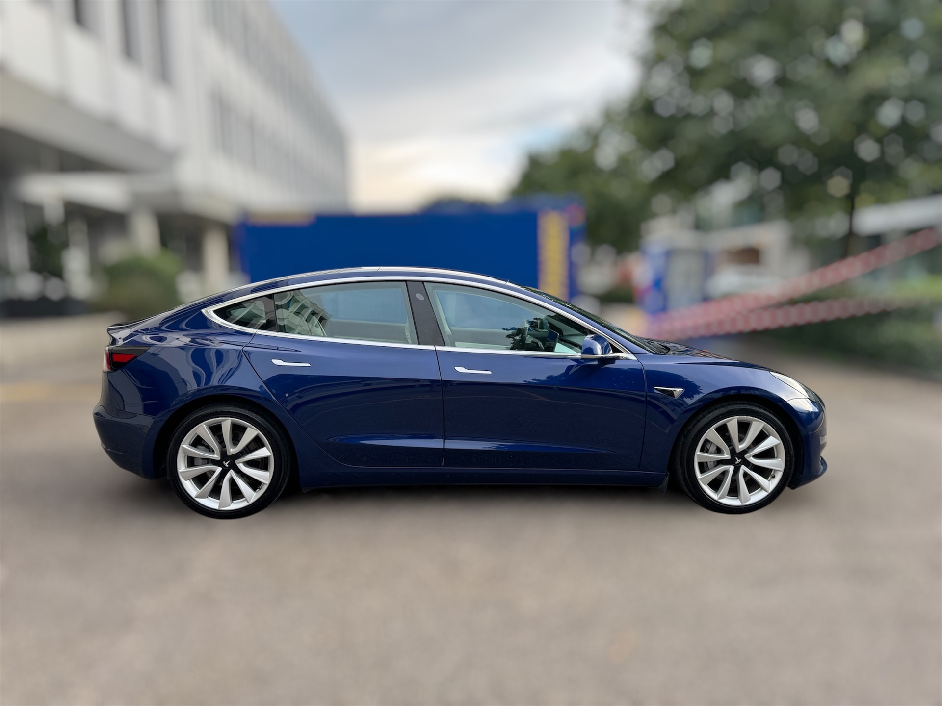 TESLA Model 3 Long Range Dual Motor AWD-image-2