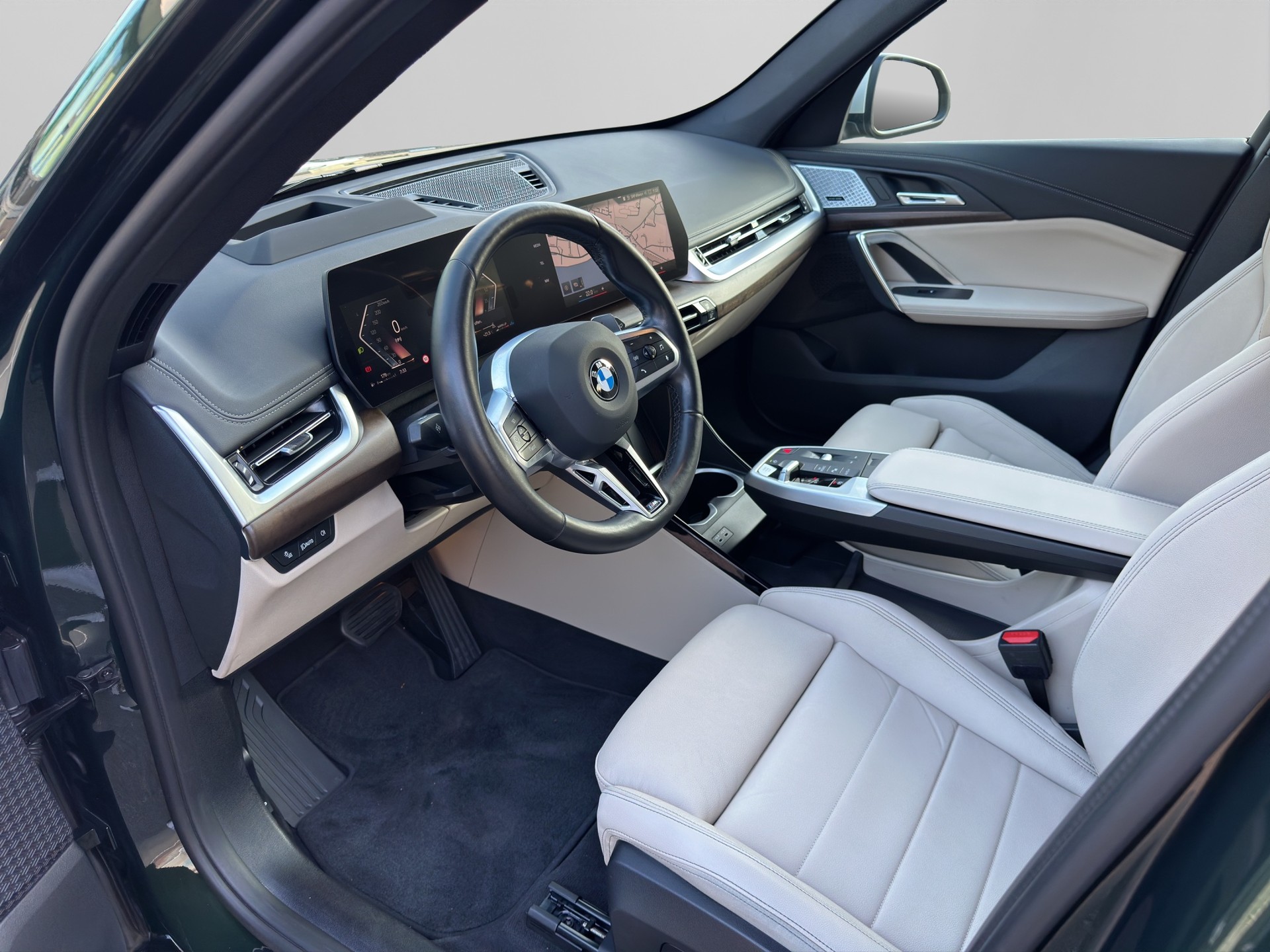 BMW X1 20d xDrive X Line-image-10
