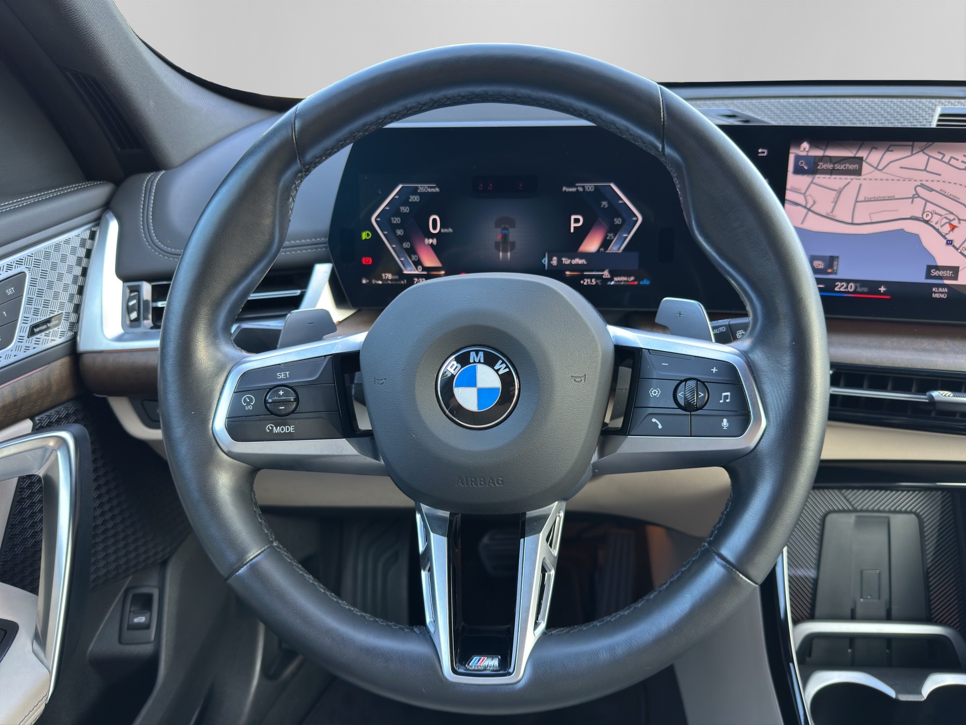 BMW X1 20d xDrive X Line-image-16