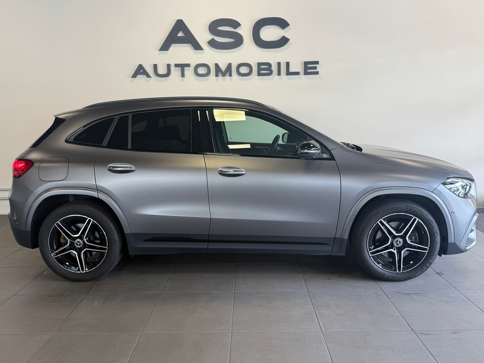 MERCEDES-BENZ GLA 250 e 8G-DCT-image-2