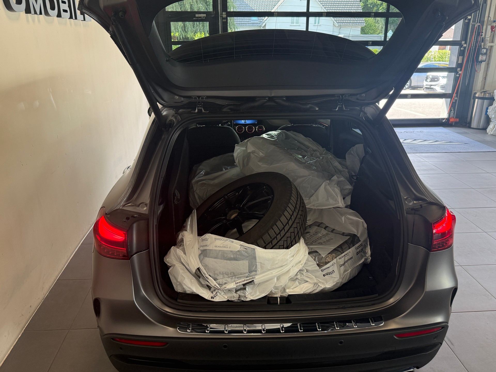 MERCEDES-BENZ GLA 250 e 8G-DCT-image-5