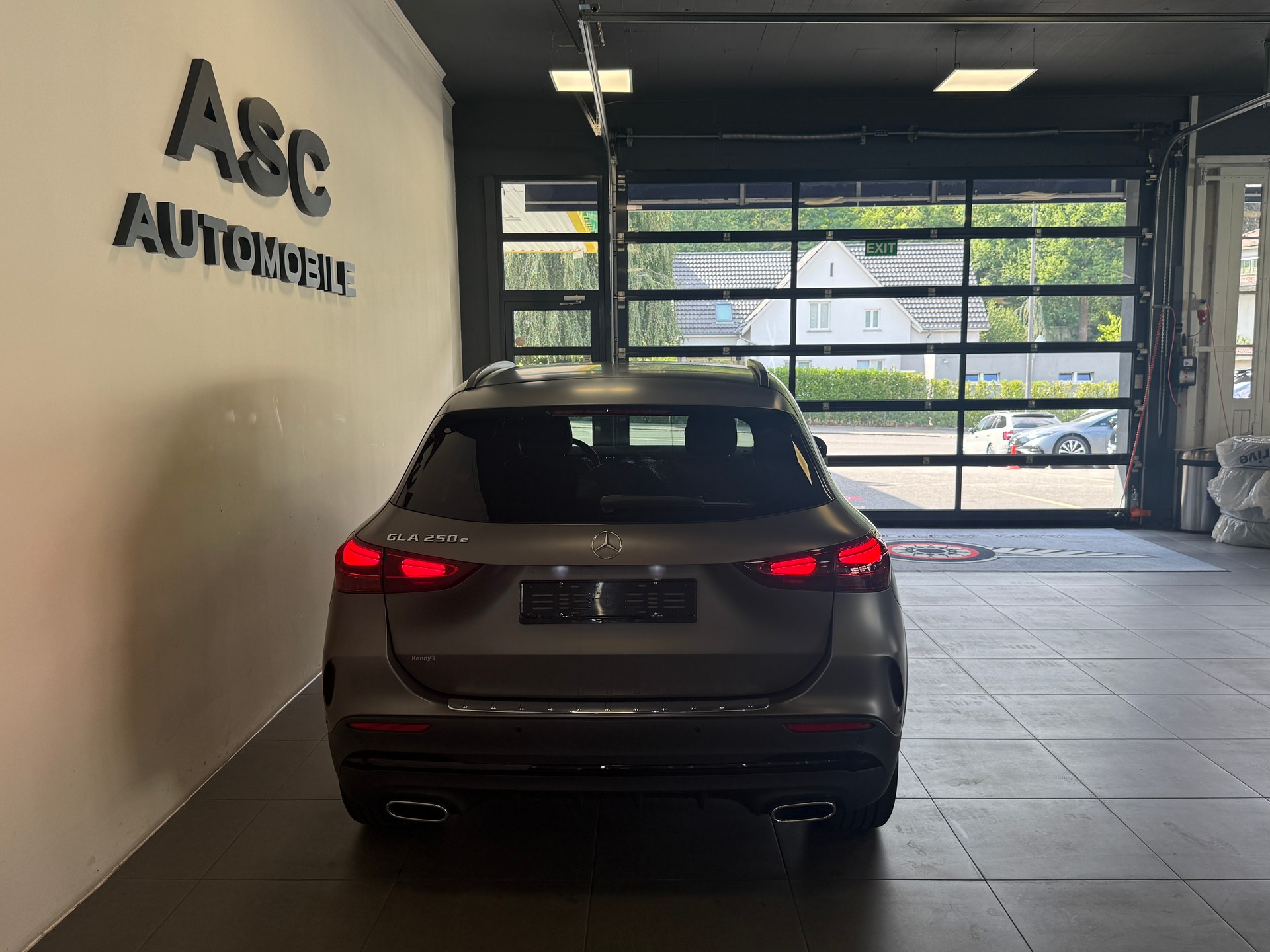 MERCEDES-BENZ GLA 250 e 8G-DCT-image-4