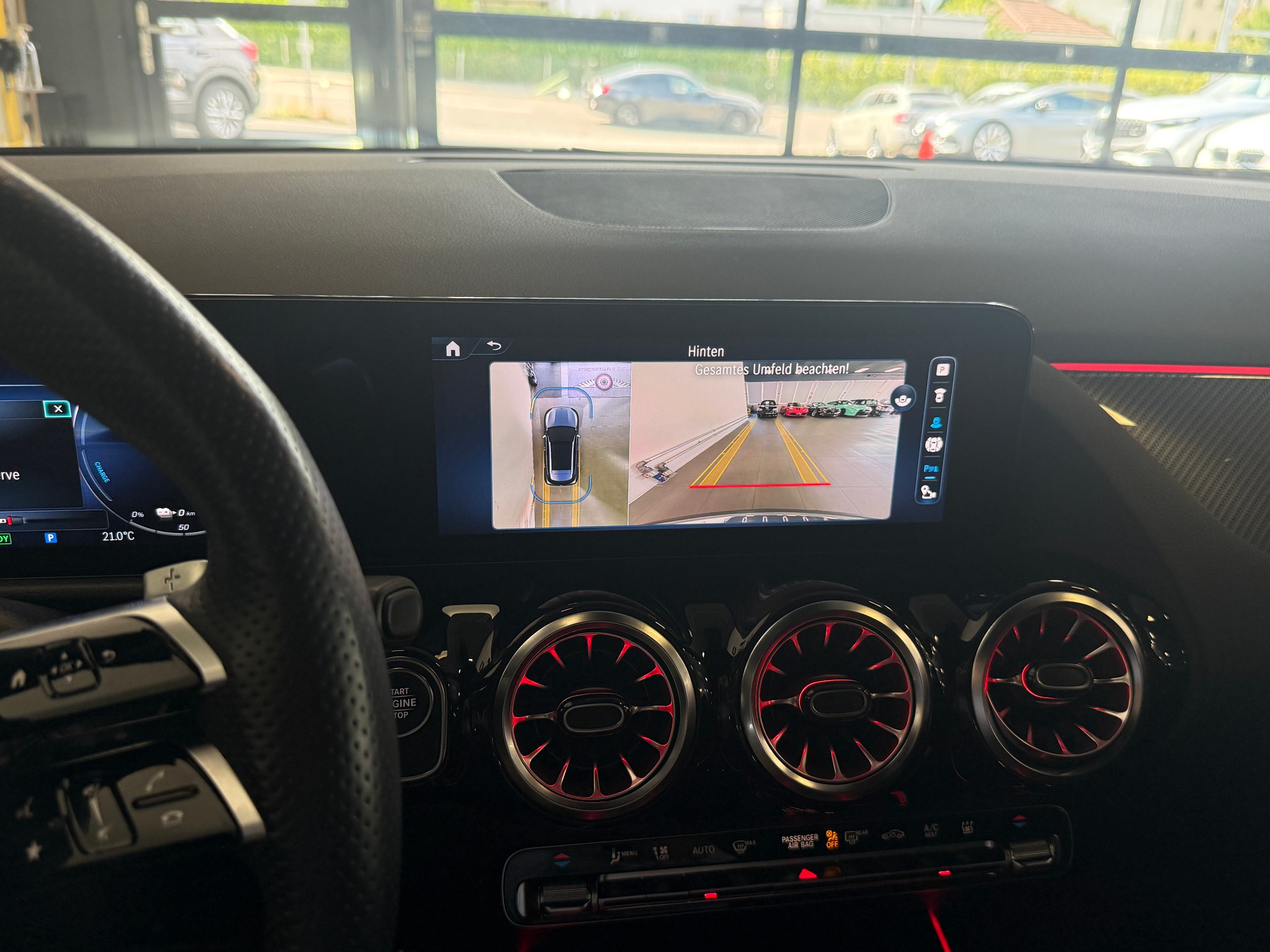 MERCEDES-BENZ GLA 250 e 8G-DCT-image-6