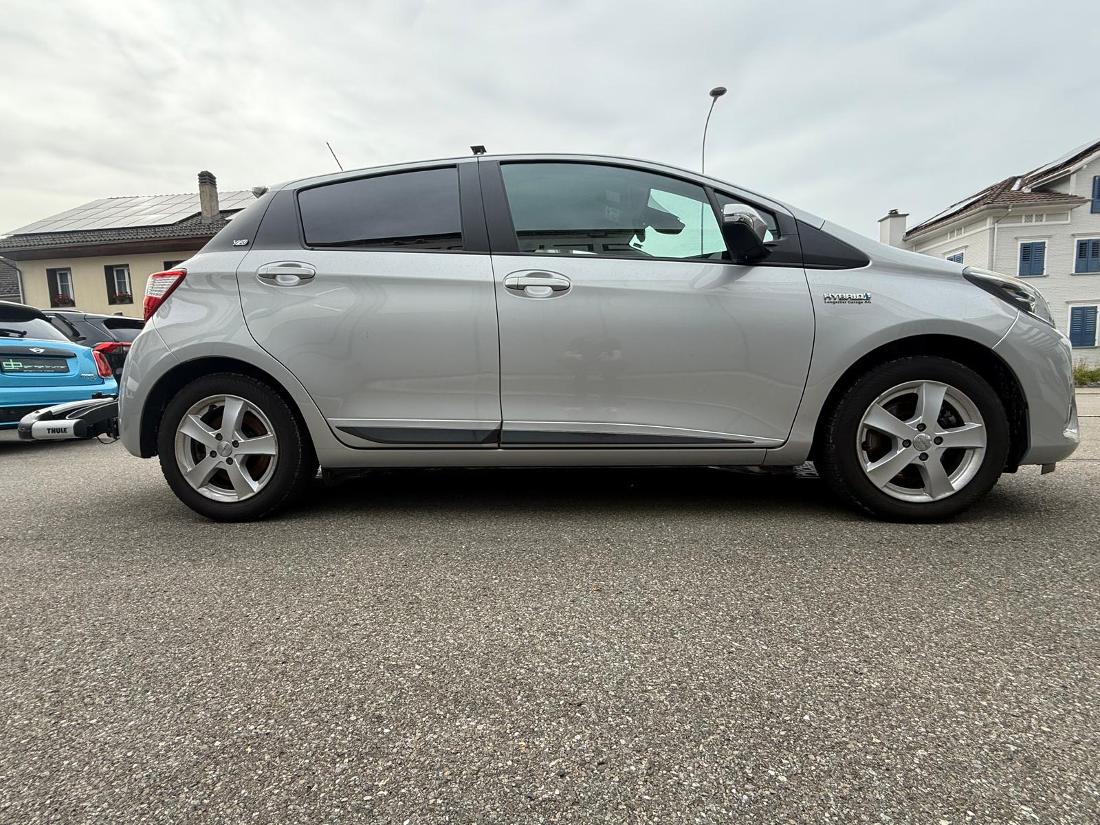 TOYOTA Yaris 1.5 VVT-i Hybrid Premium e-CVT-image-9
