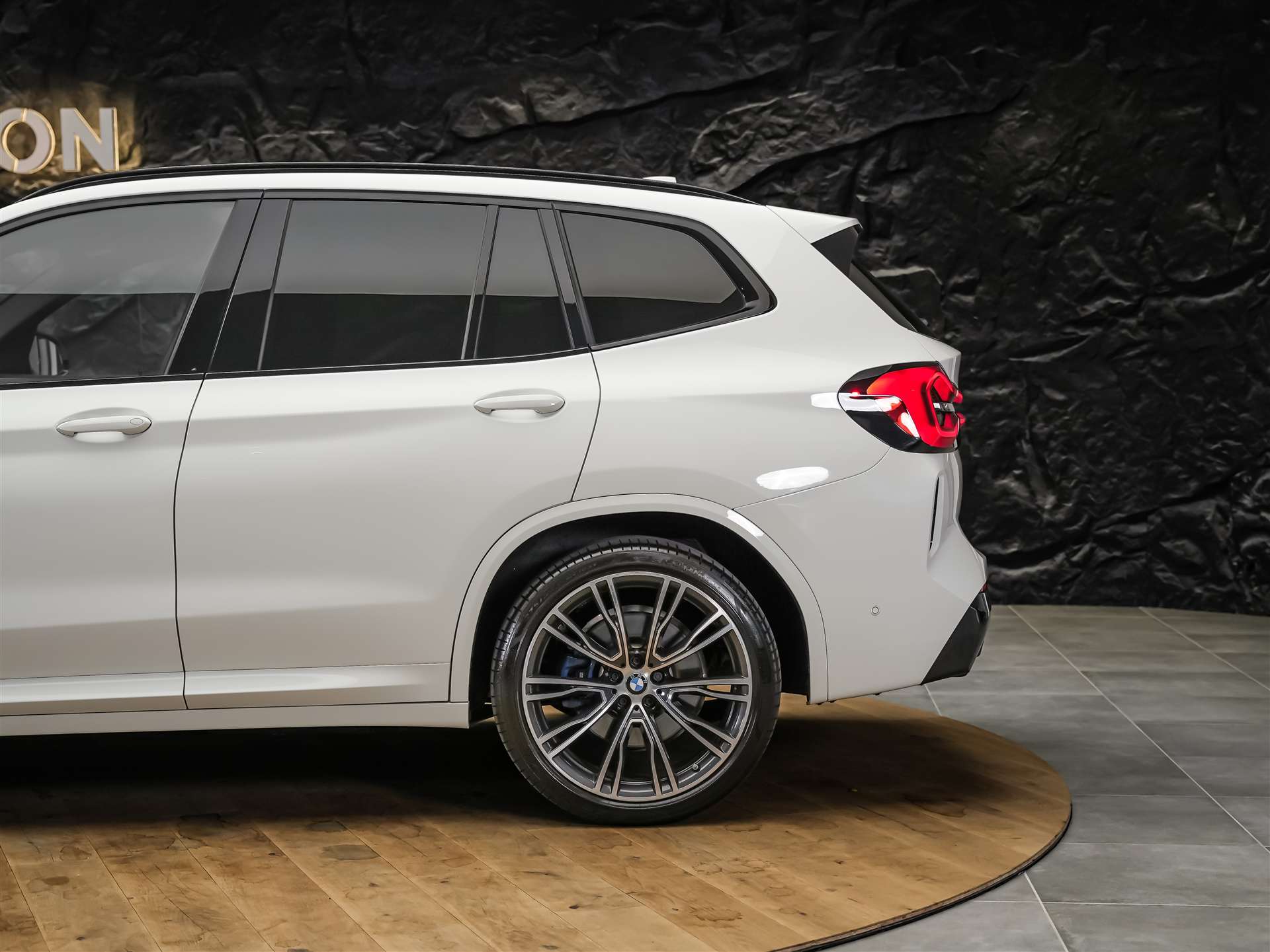BMW X3 M40i Individual *21" Felgen*M-Sportfahrwerk*Adaptives LED*-image-17