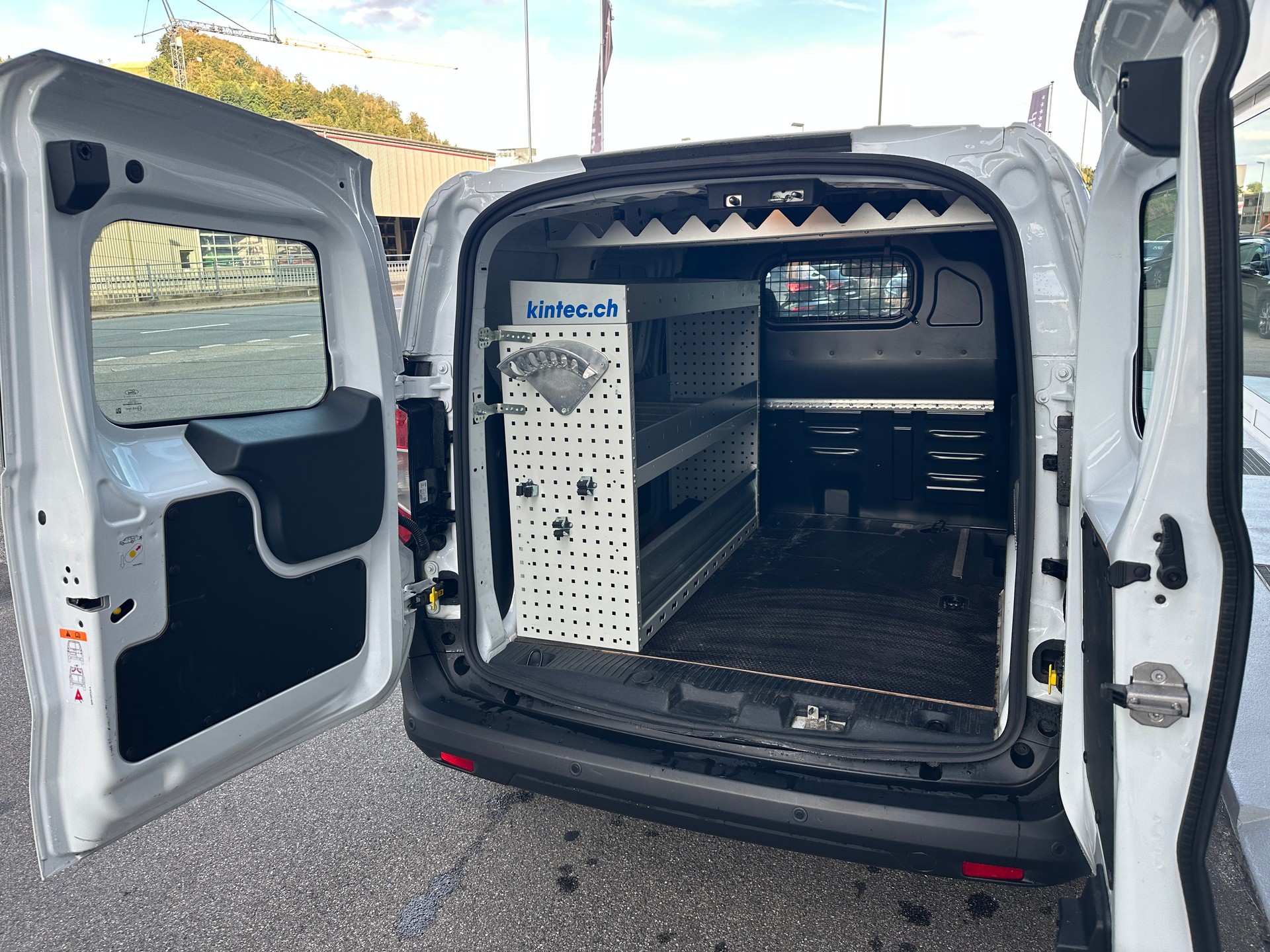 FORD Transit Courier Van 1.5 EcoBlue Trend-image-18