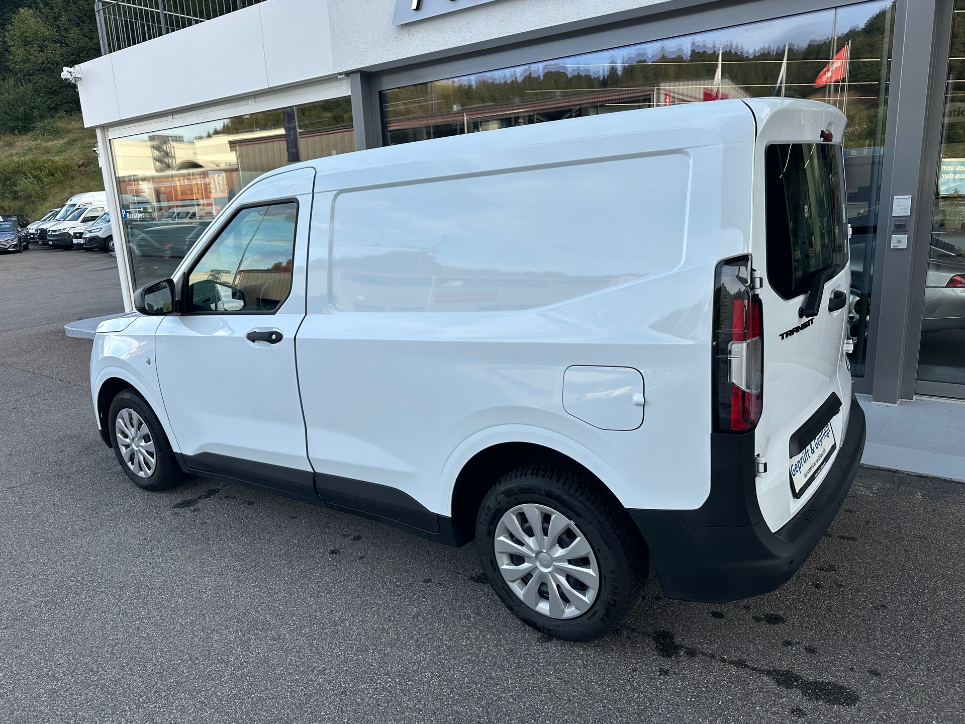 FORD Transit Courier Van 1.5 EcoBlue Trend-showroom-element-1