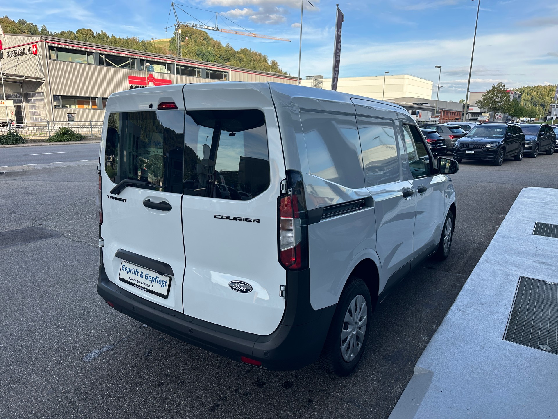 FORD Transit Courier Van 1.5 EcoBlue Trend-image-19