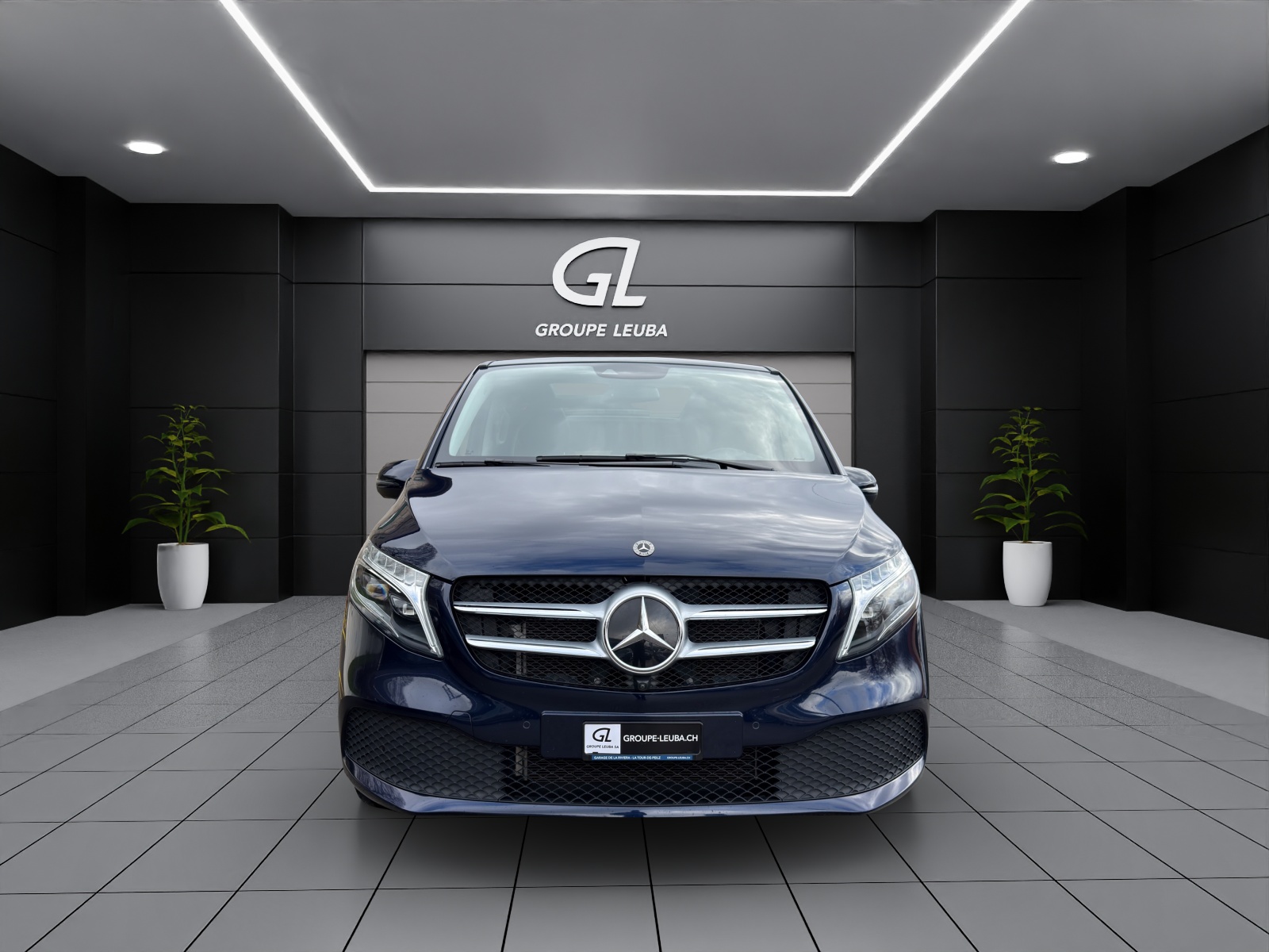 MERCEDES-BENZ V 220 d Exclusive lang 4Matic 9G-Tronic-showroom-element-1