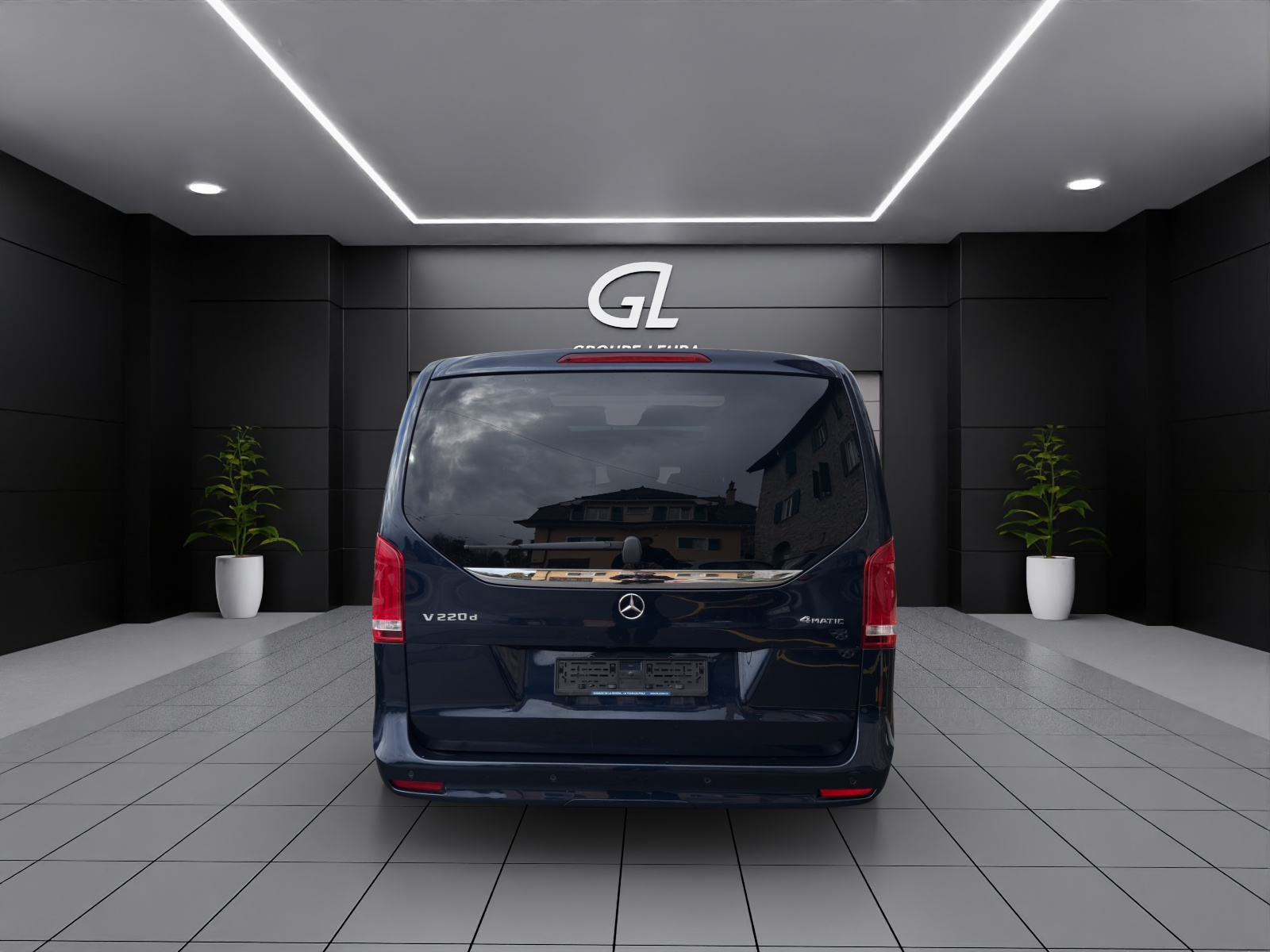 MERCEDES-BENZ V 220 d Exclusive lang 4Matic 9G-Tronic-image-4