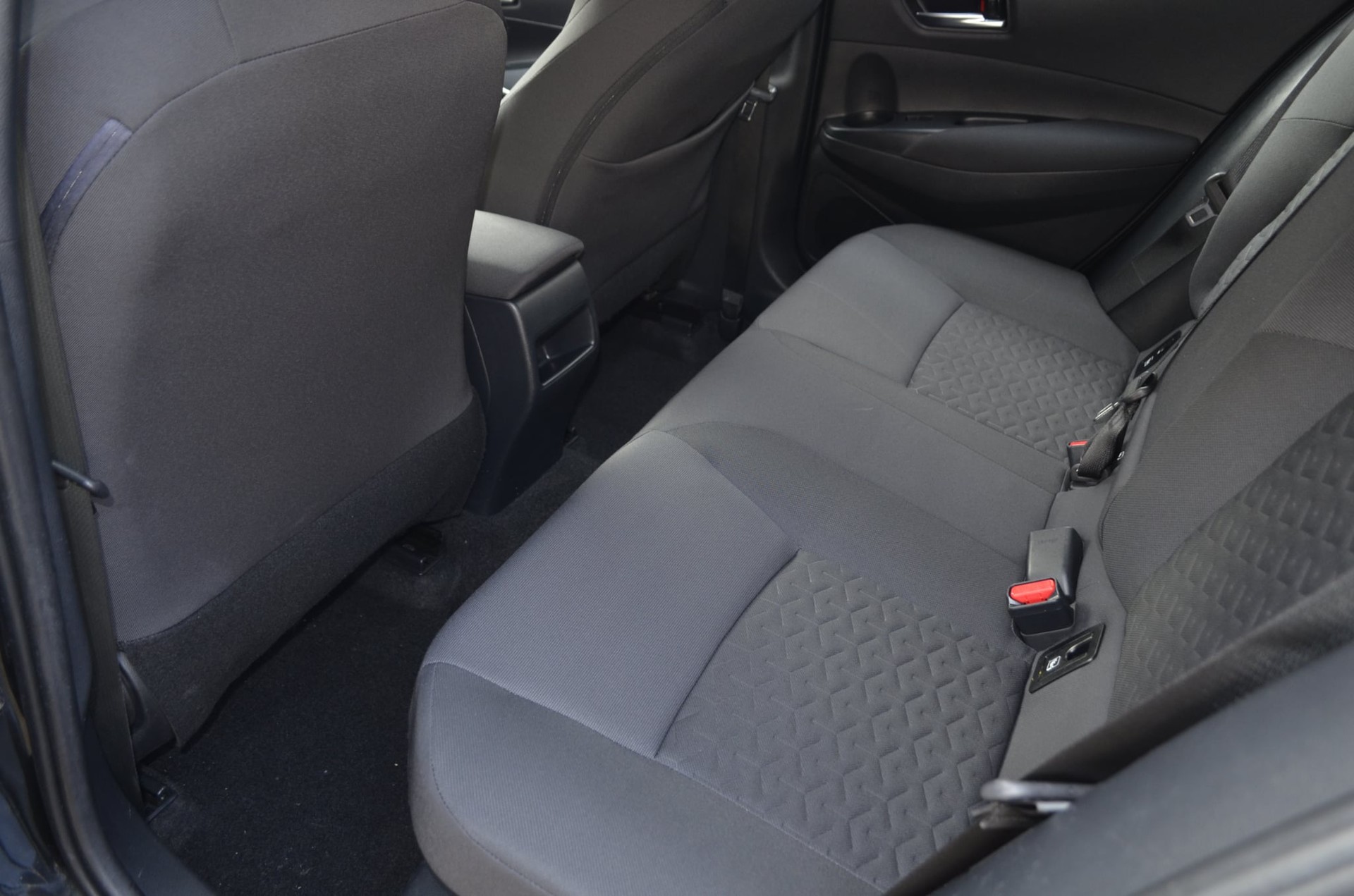 TOYOTA Corolla 1.8 HSD Trend e-CVT-image-7