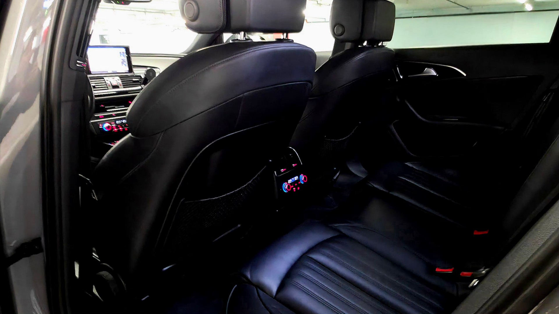 AUDI 3.0 V6 TDI Competition quattro-image-10