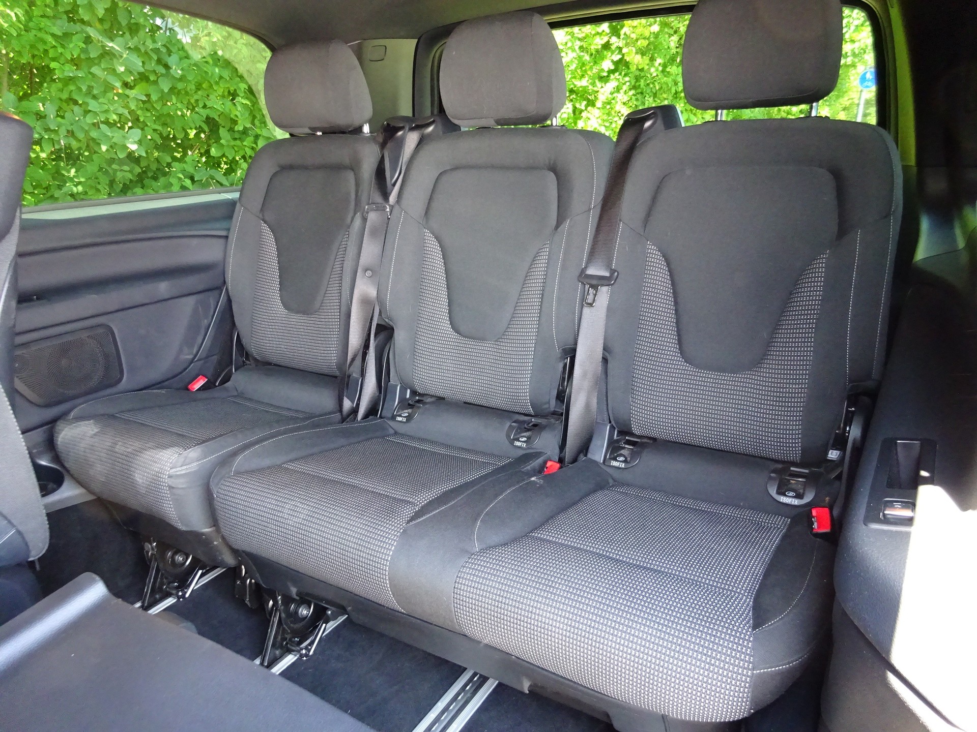 MERCEDES-BENZ V 250 d lang Trend 4Matic 9G-Tronic-image-5