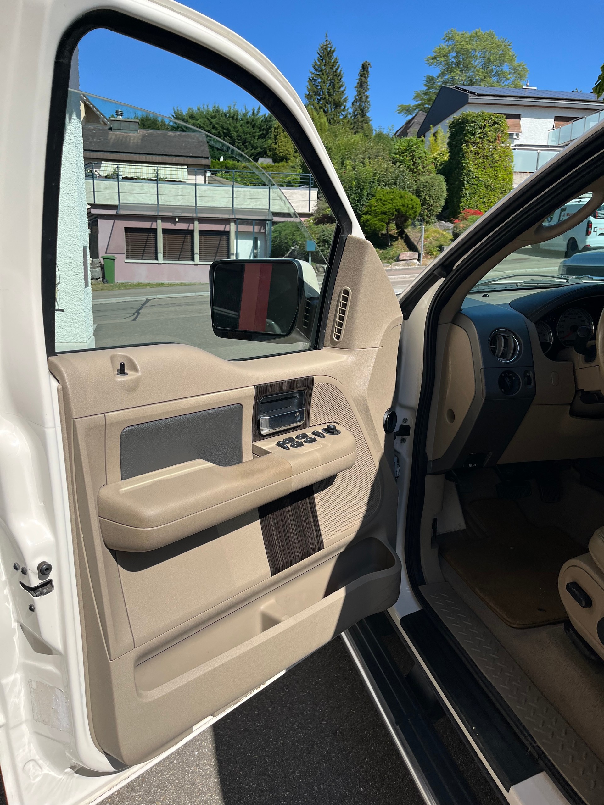 FORD Limited Supercharger-image-1