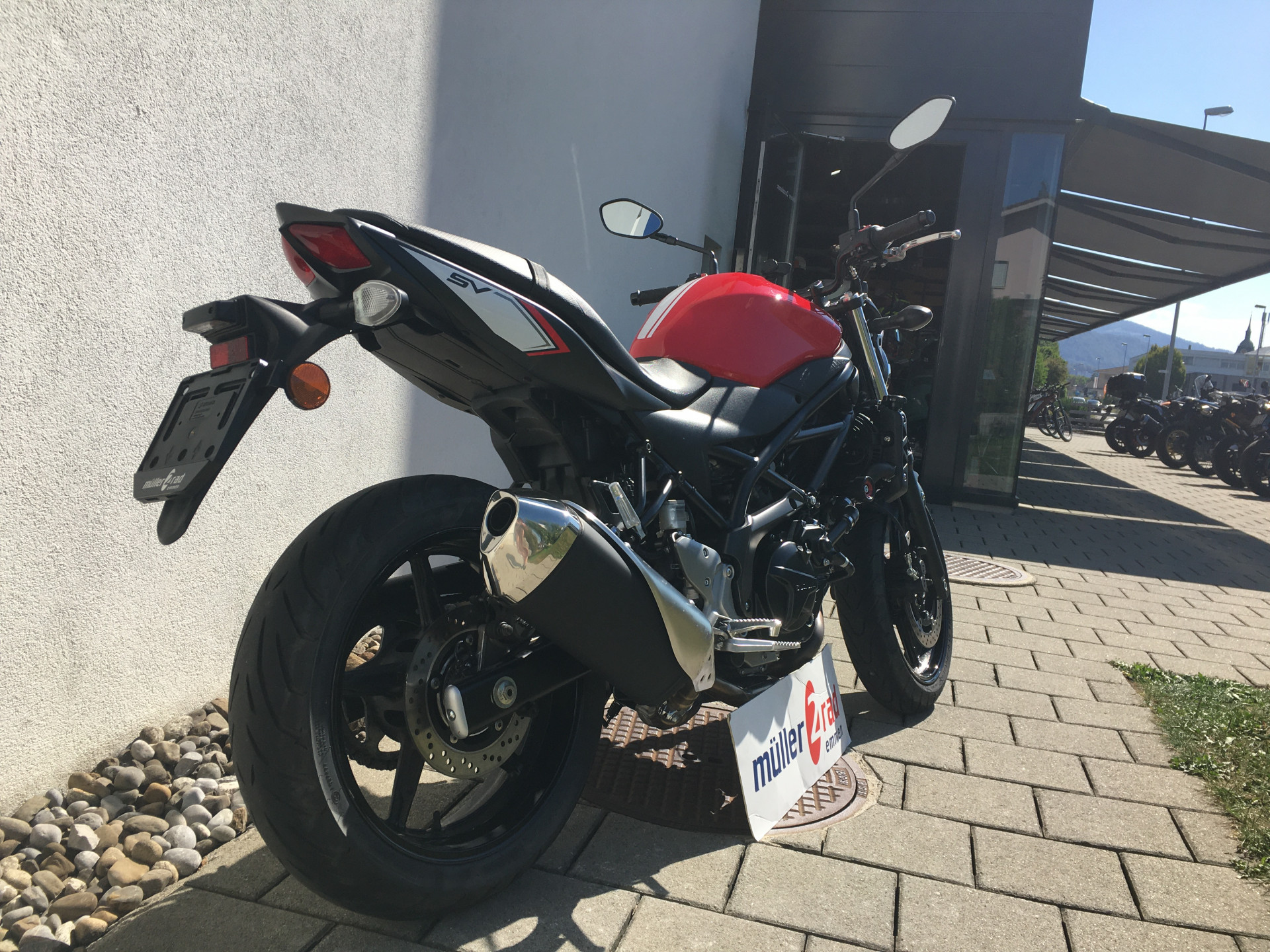 SUZUKI SV 650 U-showroom-element-3