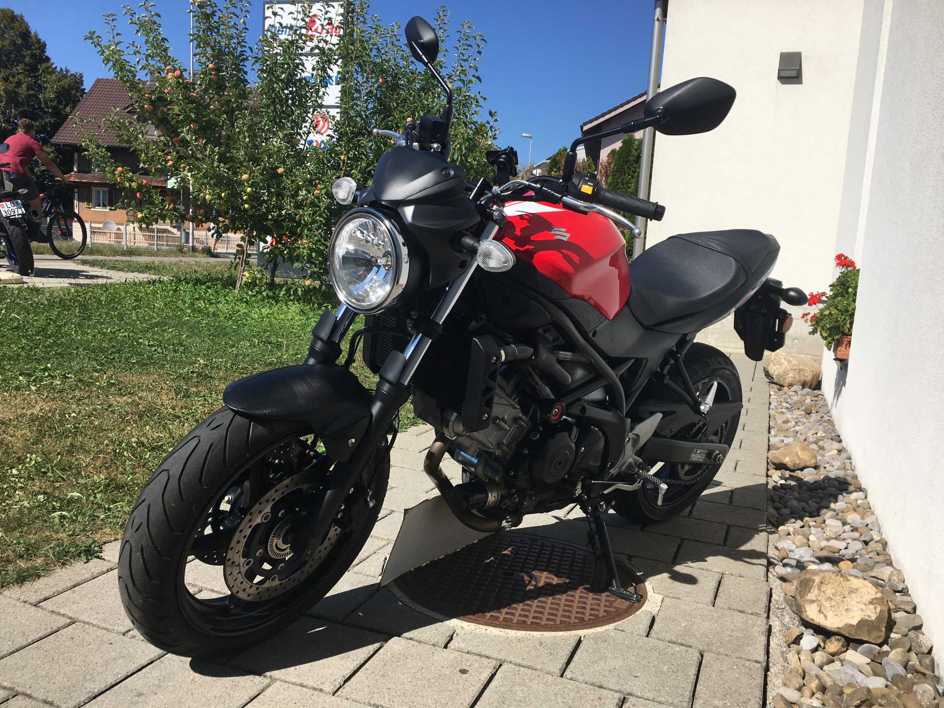 SUZUKI SV 650 U-showroom-element-2