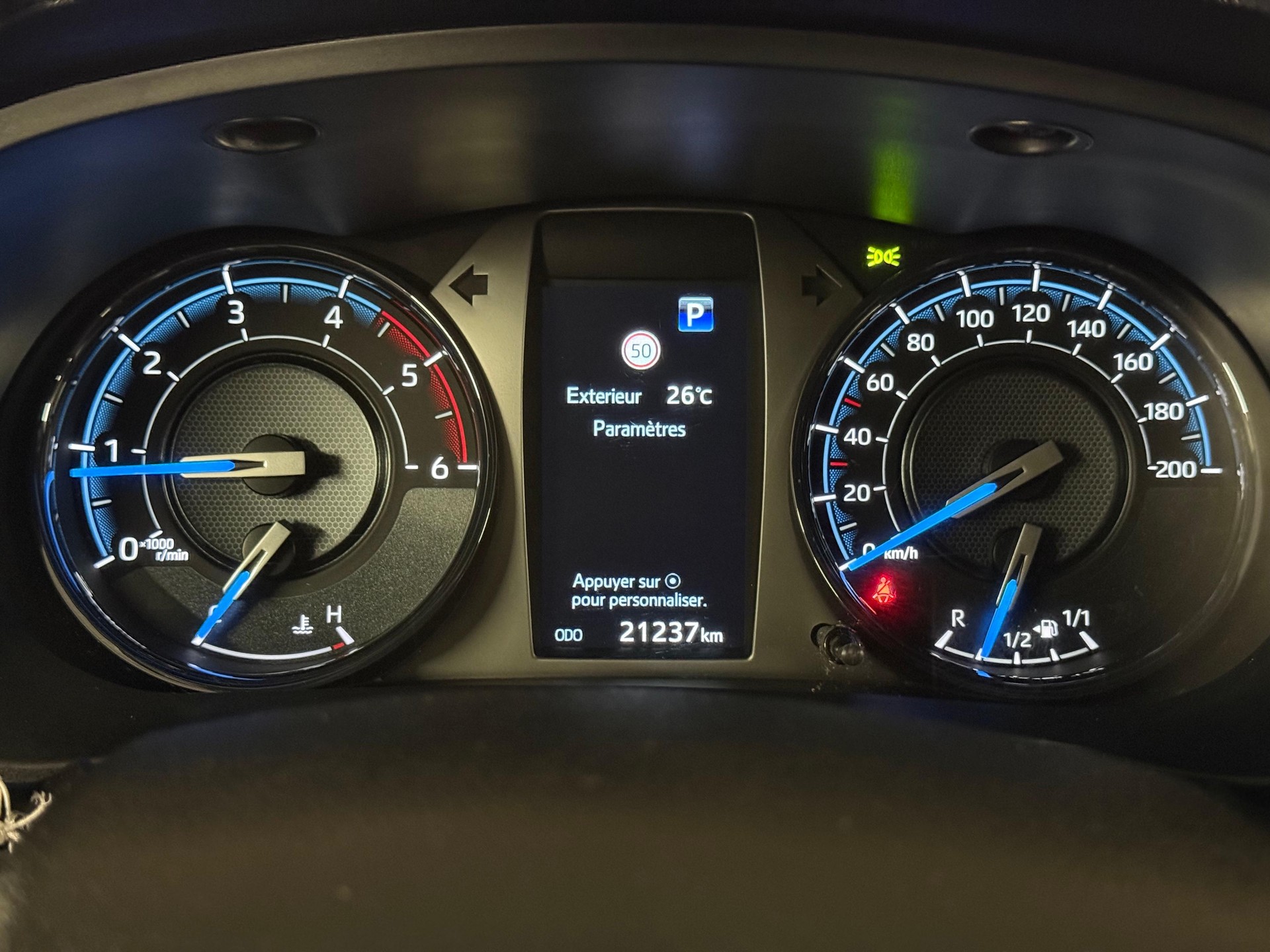 TOYOTA Hilux Double Cab.-Pick-up 2.8 D-4D 204 Invincible-image-14