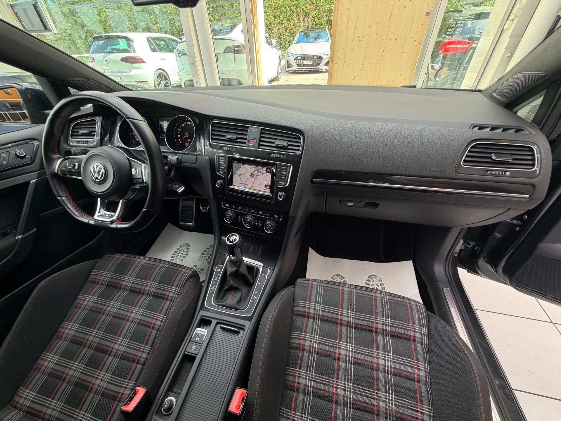VW Golf VII 2.0 TSI GTI-image-15