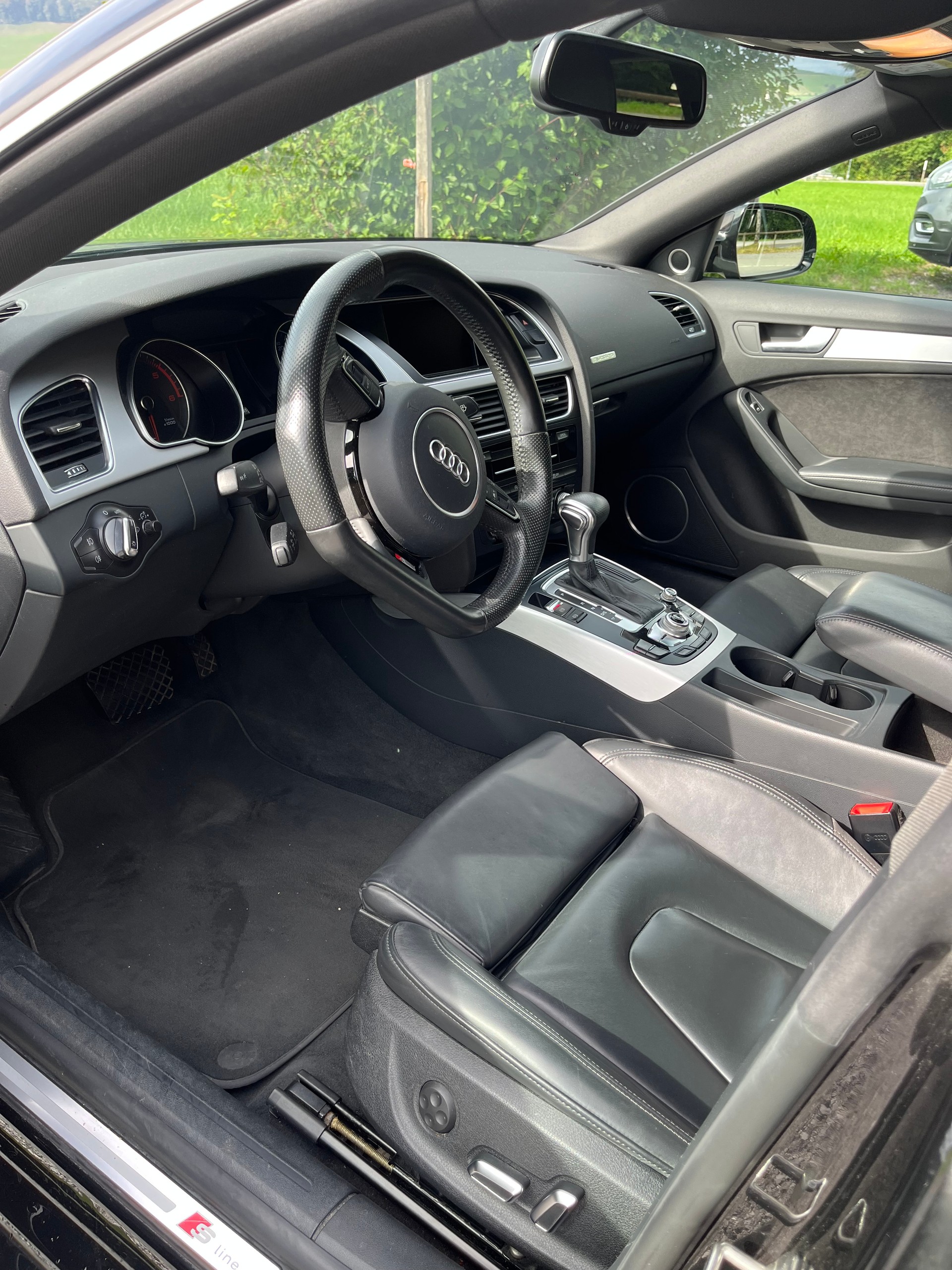 AUDI 2.0 TDI 190 quattro S-Tronic-image-3