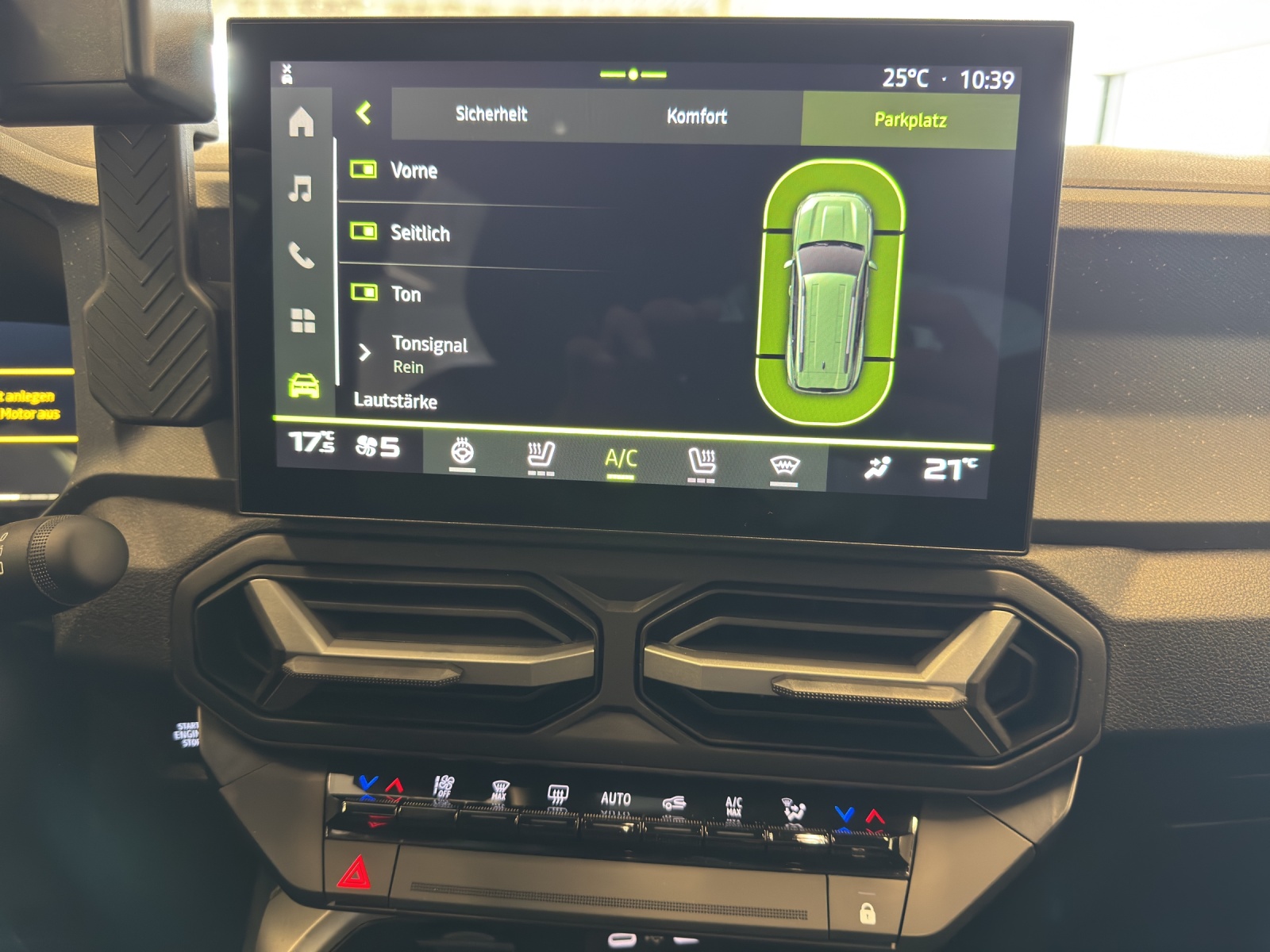DACIA Bigster 1.2 Hybrid Journey 4WD Demo-image-17