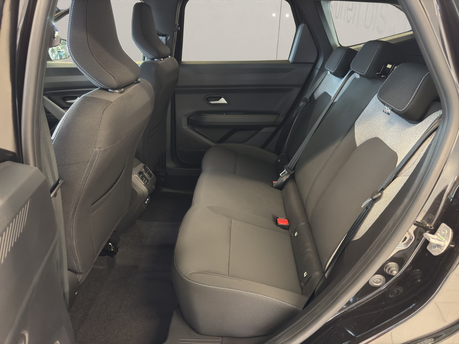 DACIA Bigster 1.2 Hybrid Journey 4WD Demo-image-10
