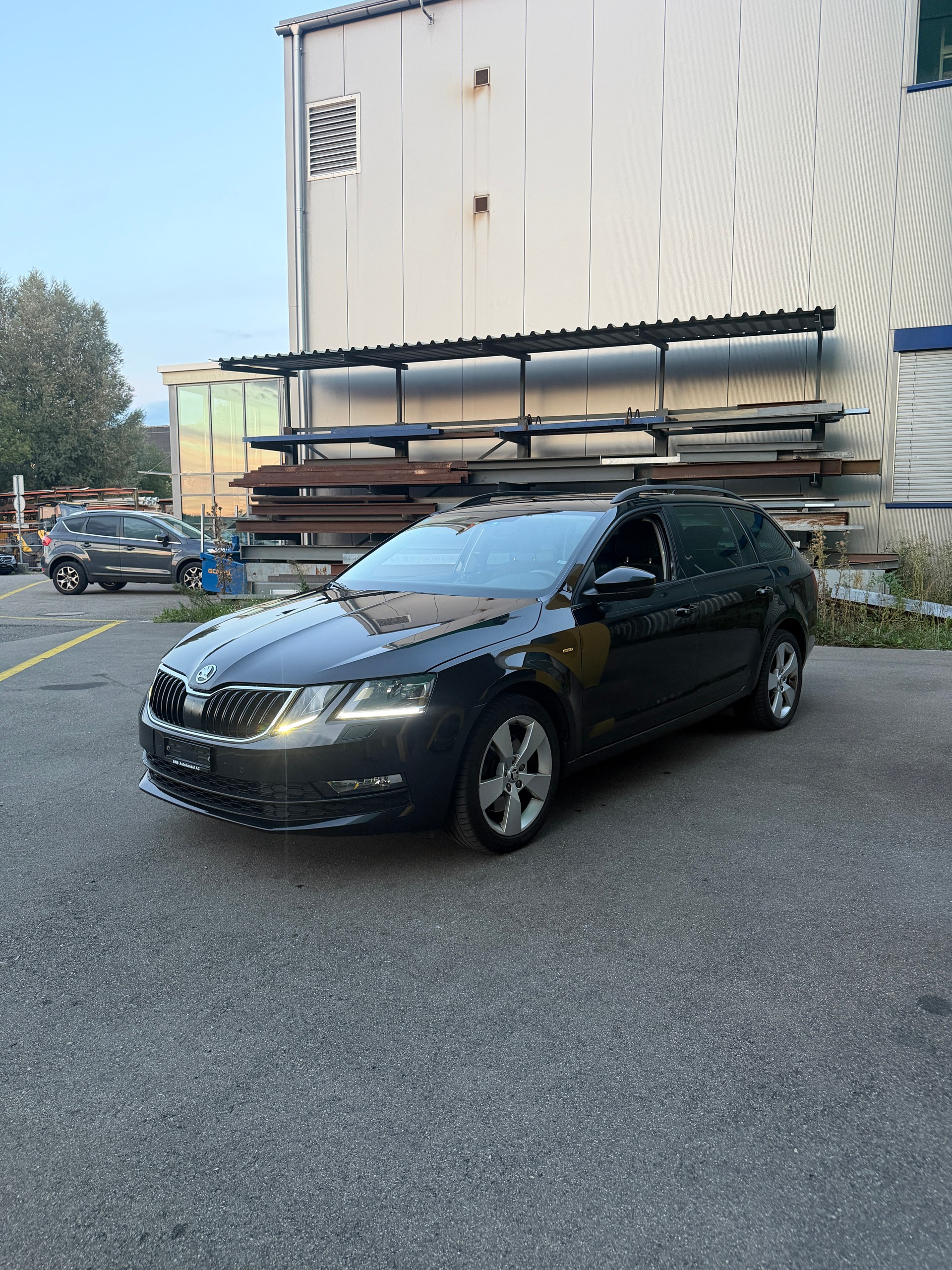 SKODA Octavia Combi 2.0 TDI Ambition 4x4 DSG-image-2
