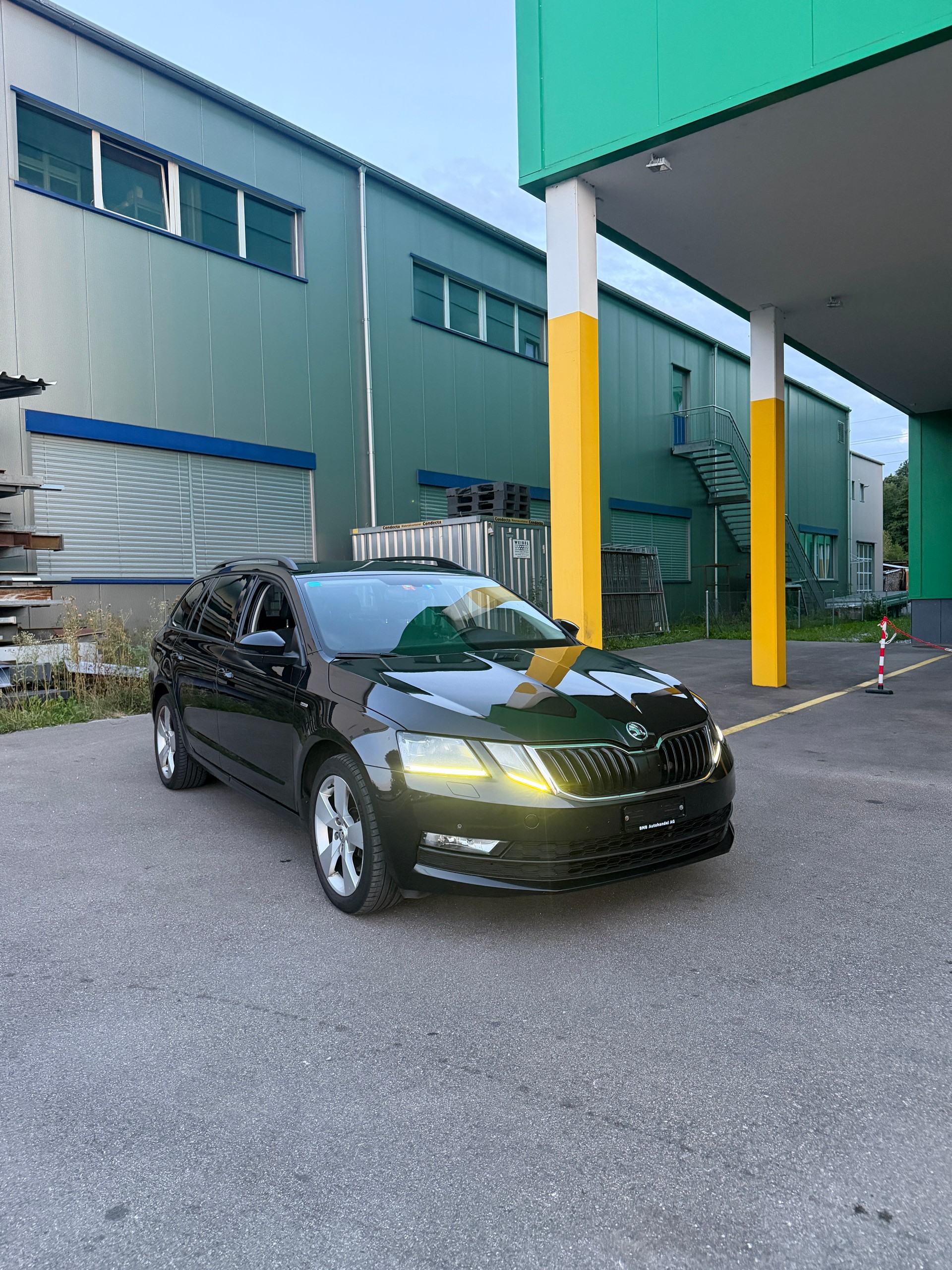 SKODA Octavia Combi 2.0 TDI Ambition 4x4 DSG