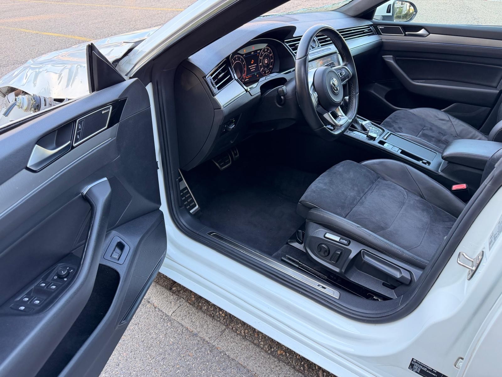 VW Arteon 2.0 TSI BMT R-Line 4Motion DSG-image-8