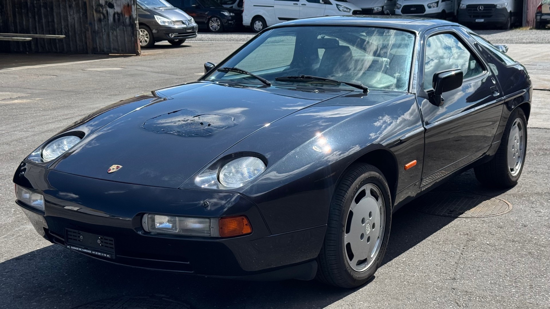 PORSCHE 928 S4-image-0