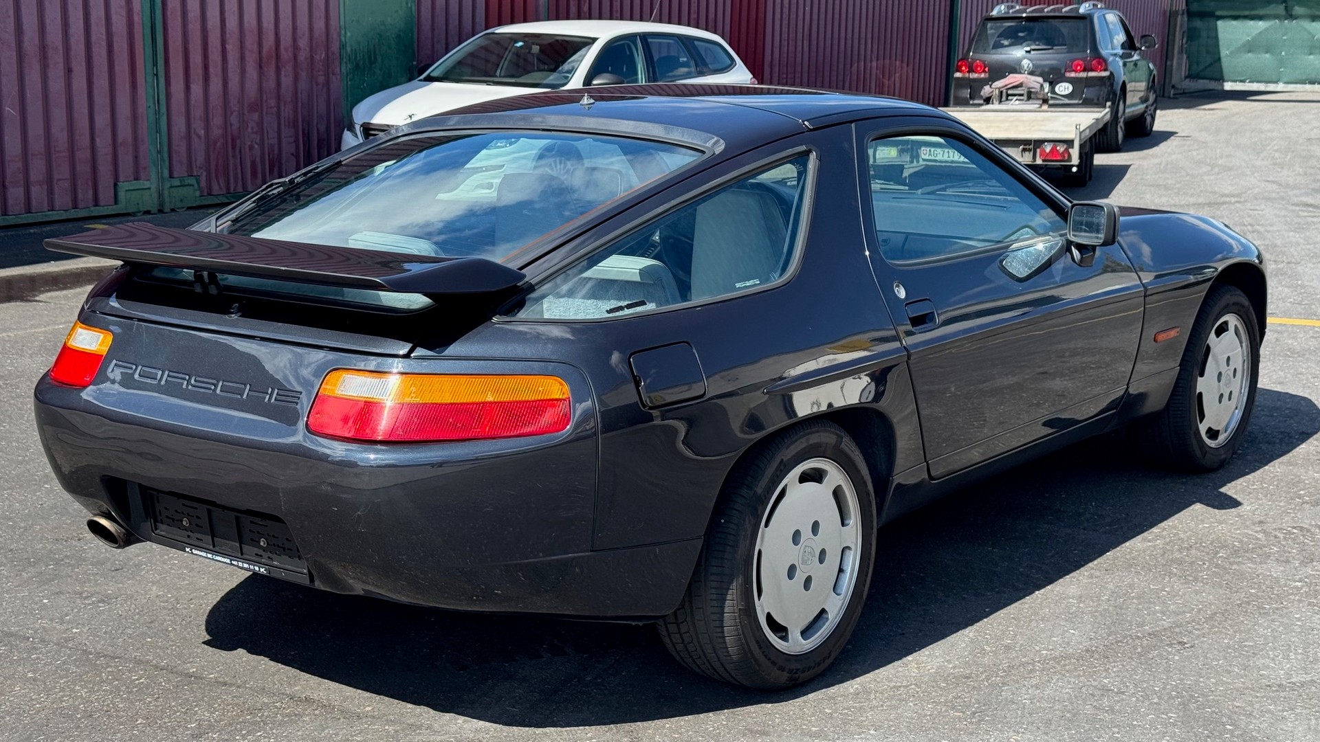 PORSCHE 928 S4-image-4