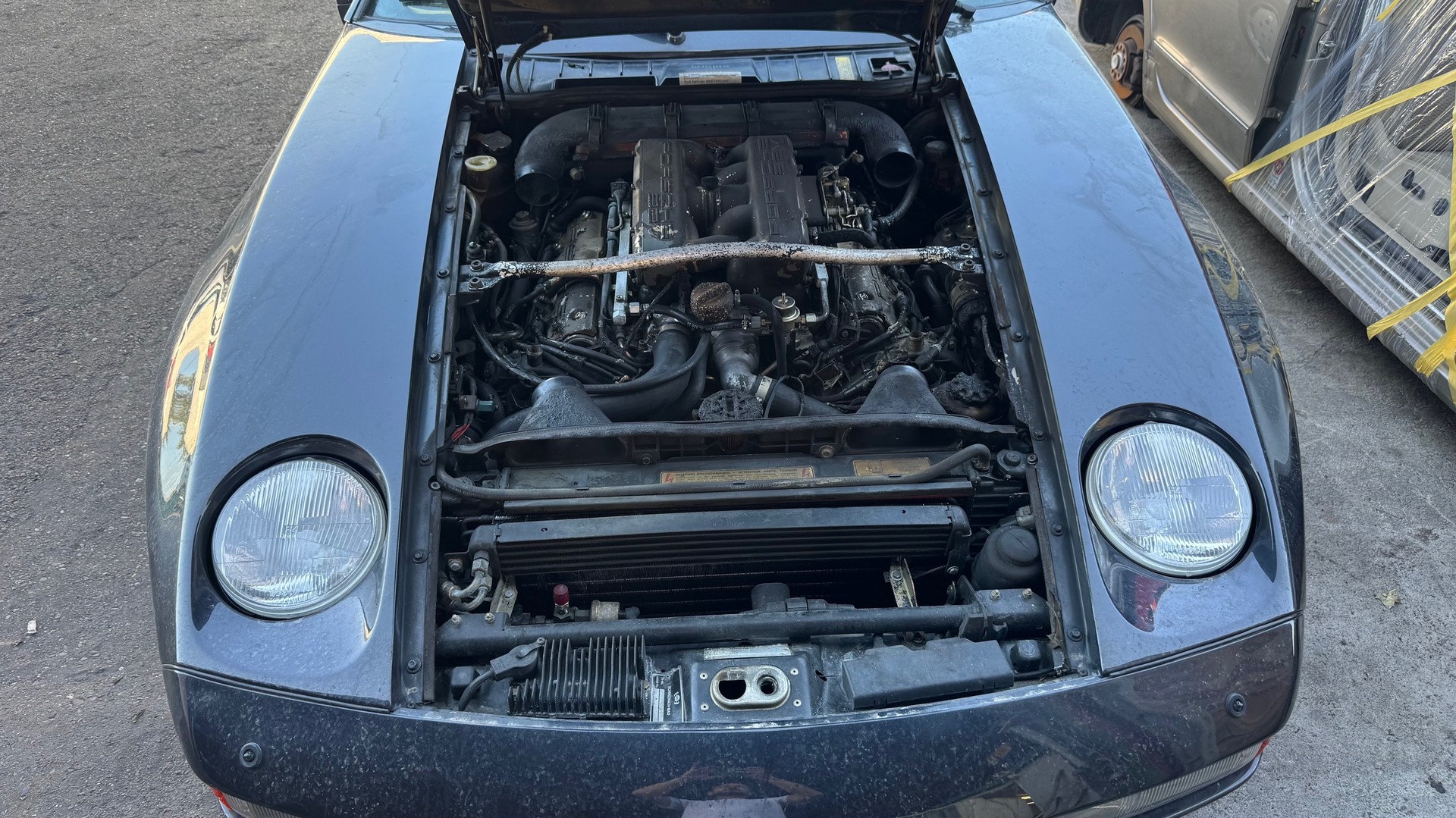 PORSCHE 928 S4-image-8