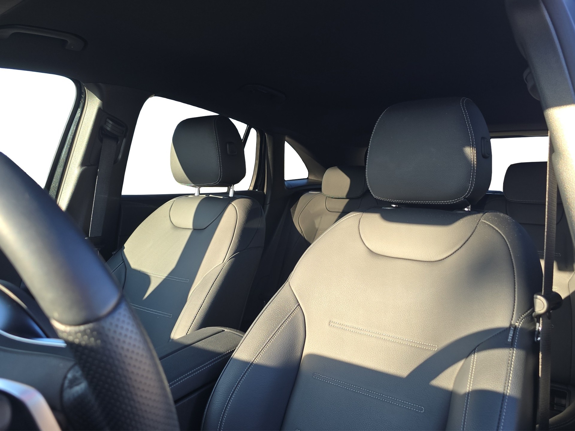 MERCEDES-BENZ EQA 300 AMG Line 4Matic-image-7