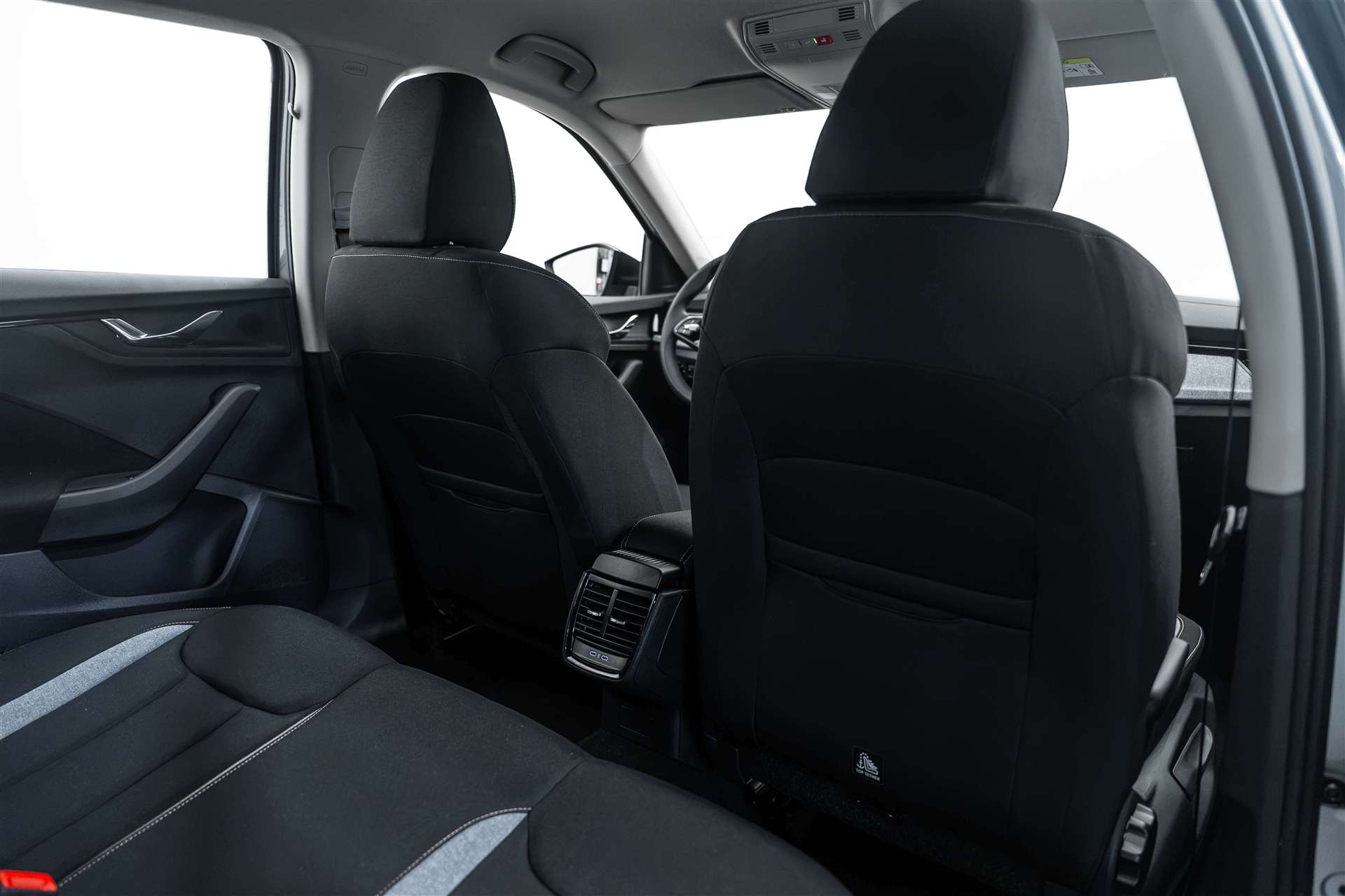 SKODA Skoda Kamiq 1.0 TSi Selection Black DSG-Automat-image-12